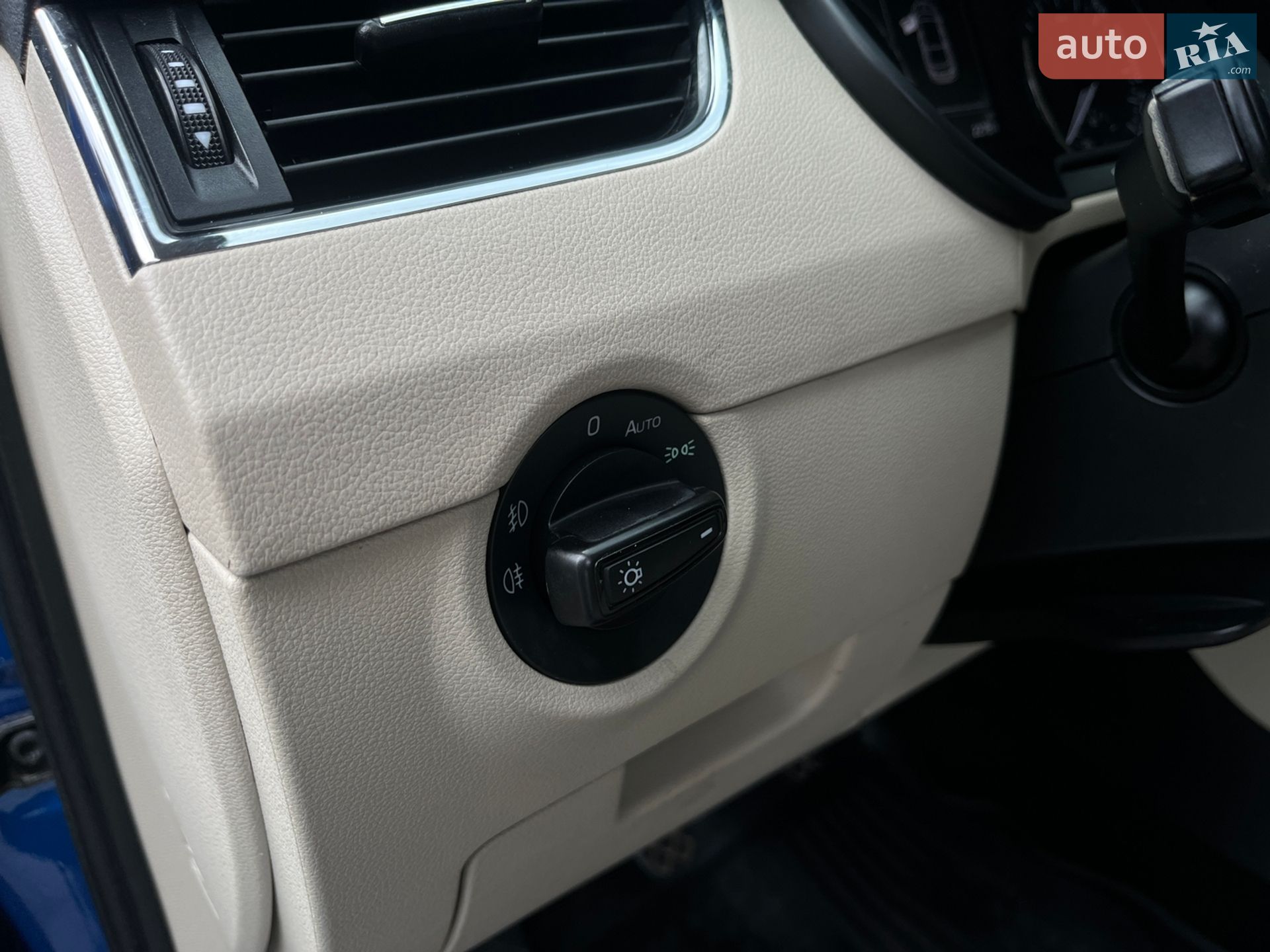 Skoda Octavia 2015 VIN TMBAG9NE0F0253210 фото оголошення 12 з 19