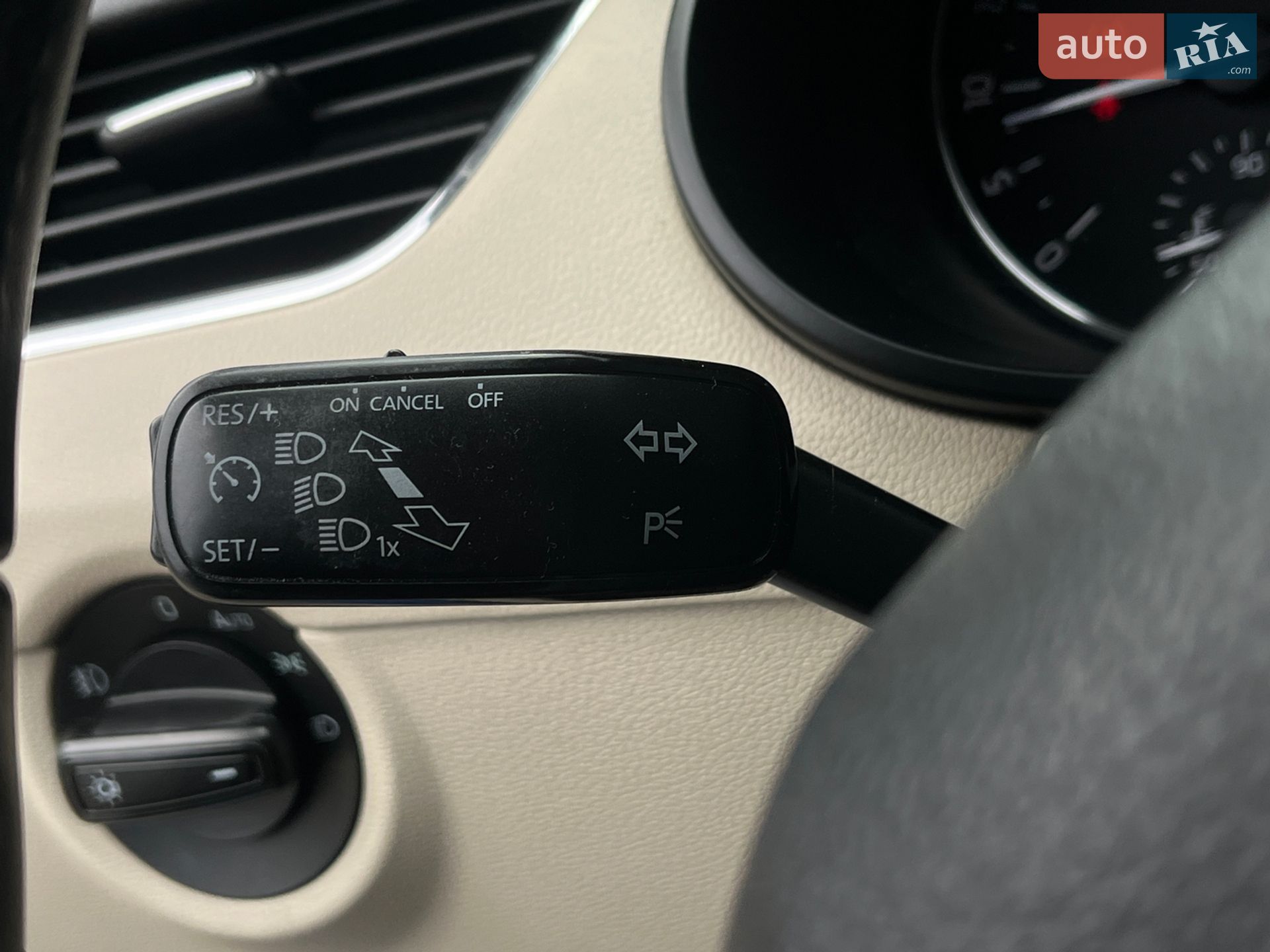 Skoda Octavia 2015 VIN TMBAG9NE0F0253210 фото оголошення 14 з 19
