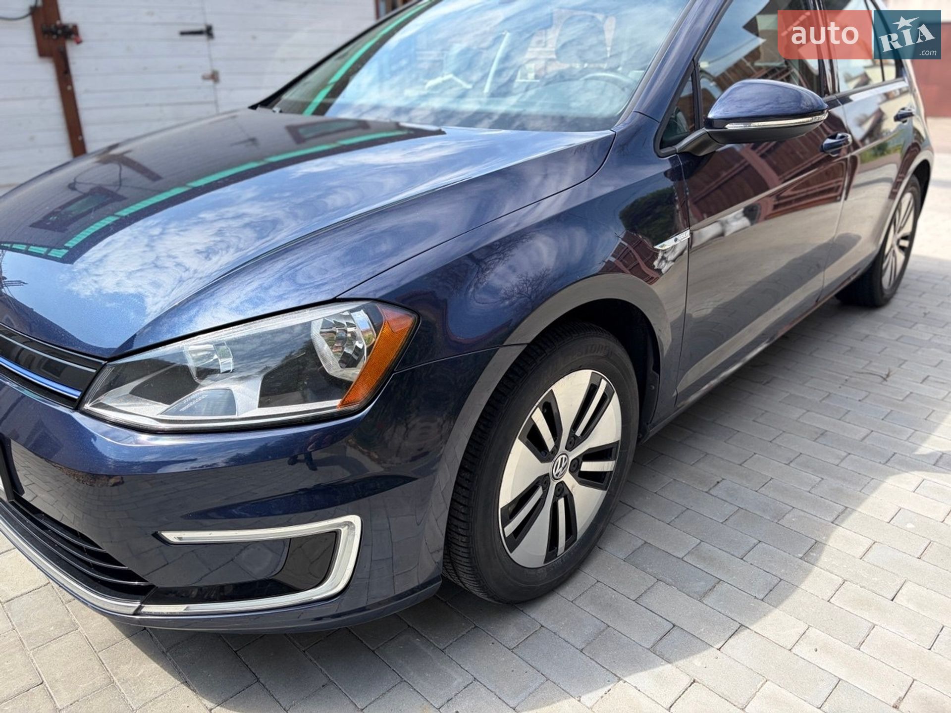 Volkswagen e-Golf 2016 VIN WVWKP7AU9GW914821 фото оголошення 11 з 17
