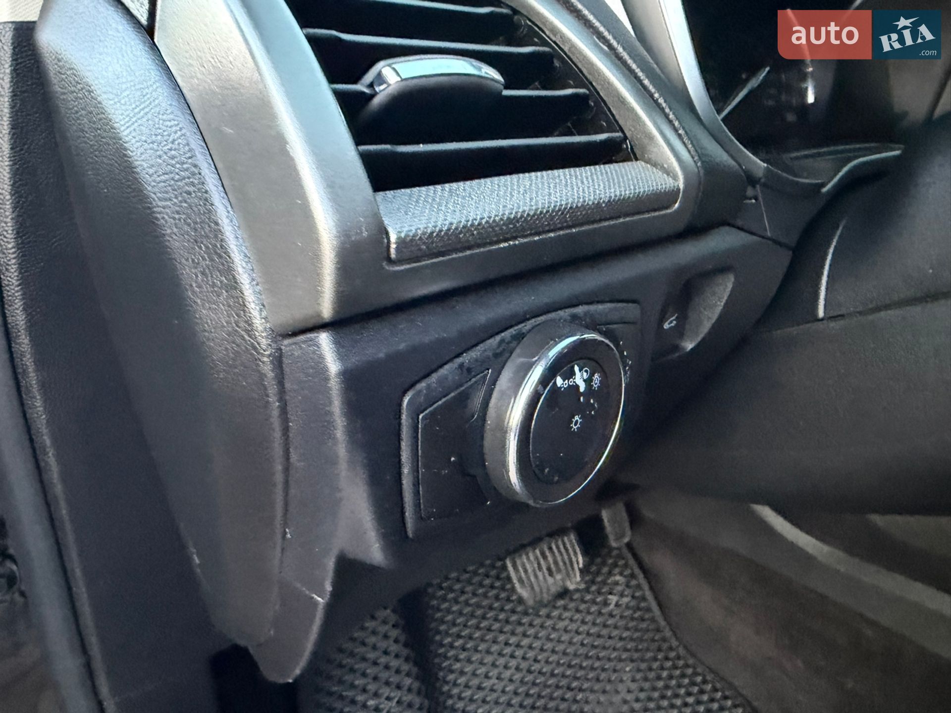 Ford Fusion 2020 VIN 3FA6P0HD3LR143015 фото оголошення 17 з 56