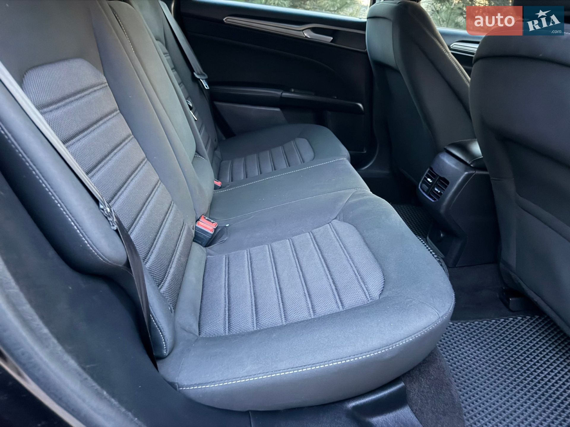Ford Fusion 2020 VIN 3FA6P0HD3LR143015 фото оголошення 36 з 56