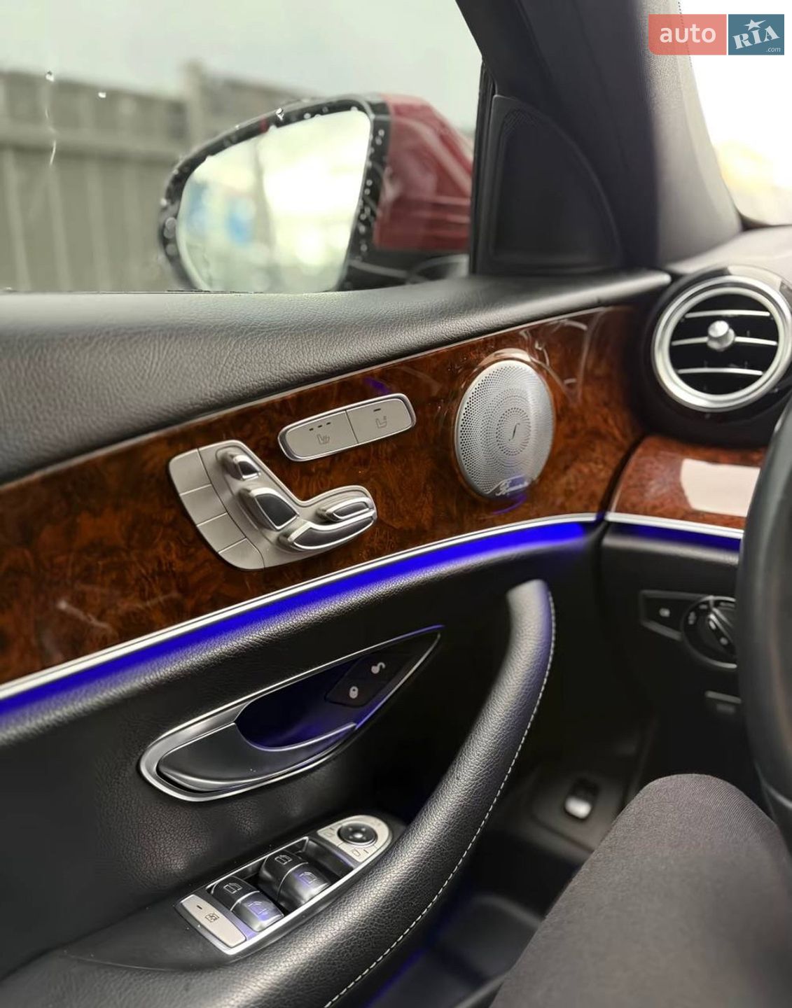 Mercedes-Benz E-Class 2018 VIN WDDZF4KB7KA510425 фото оголошення 13 з 36