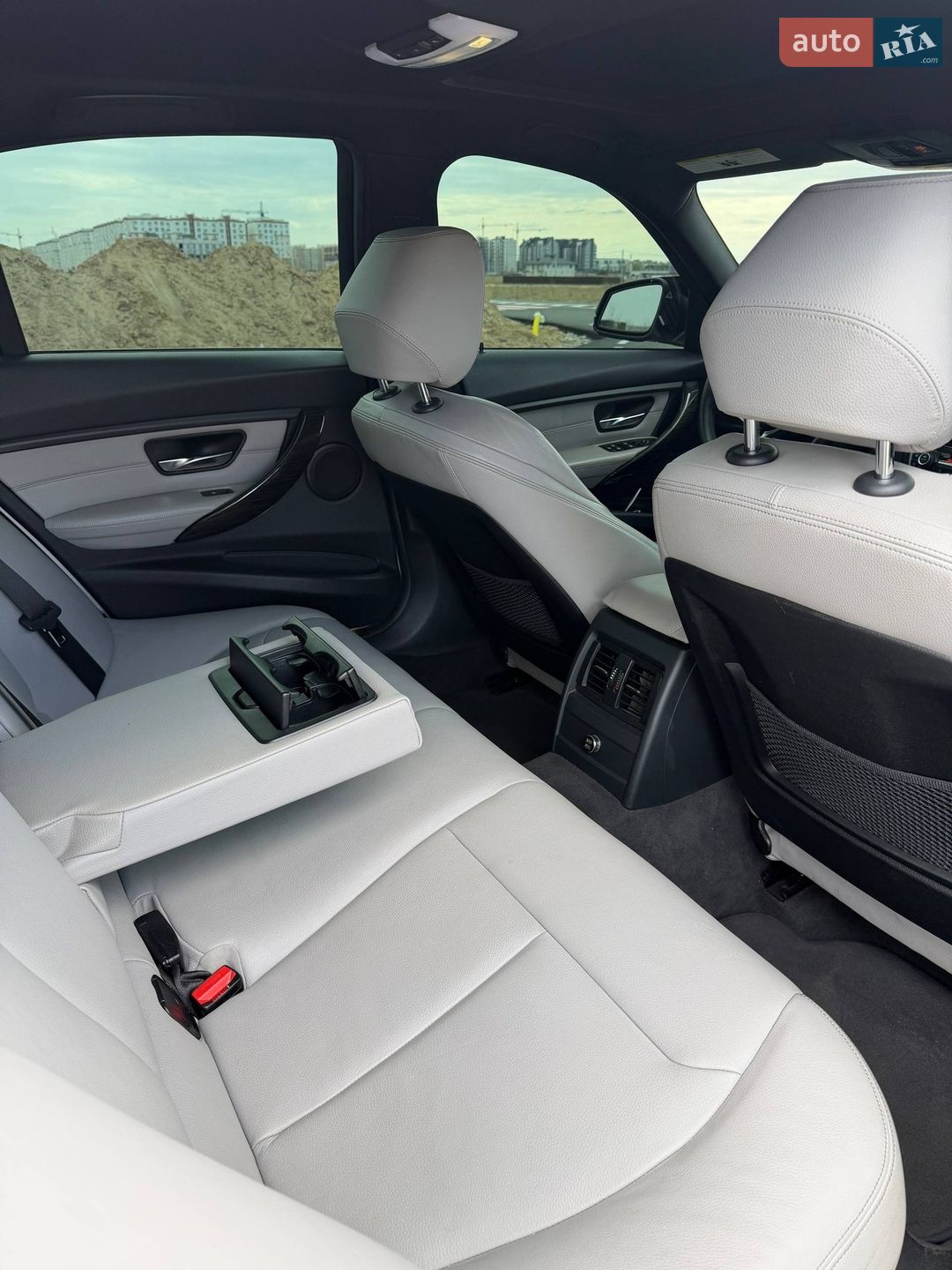 BMW 3 Series 2012 VIN WBA3A5G51DNP19109 фото оголошення 19 з 25