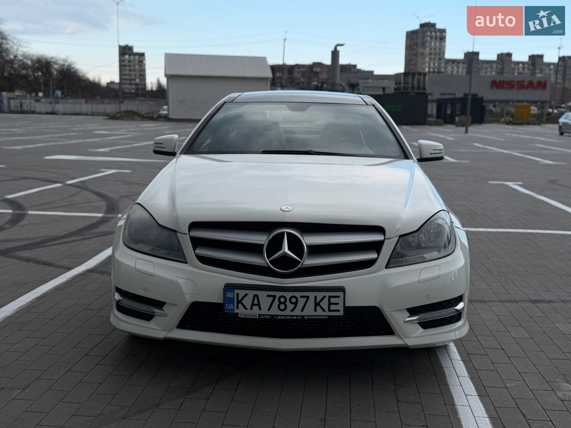 Mercedes-Benz C-Class 2012 VIN WDDGJ4HB1CF916394 фото оголошення 2 з 17