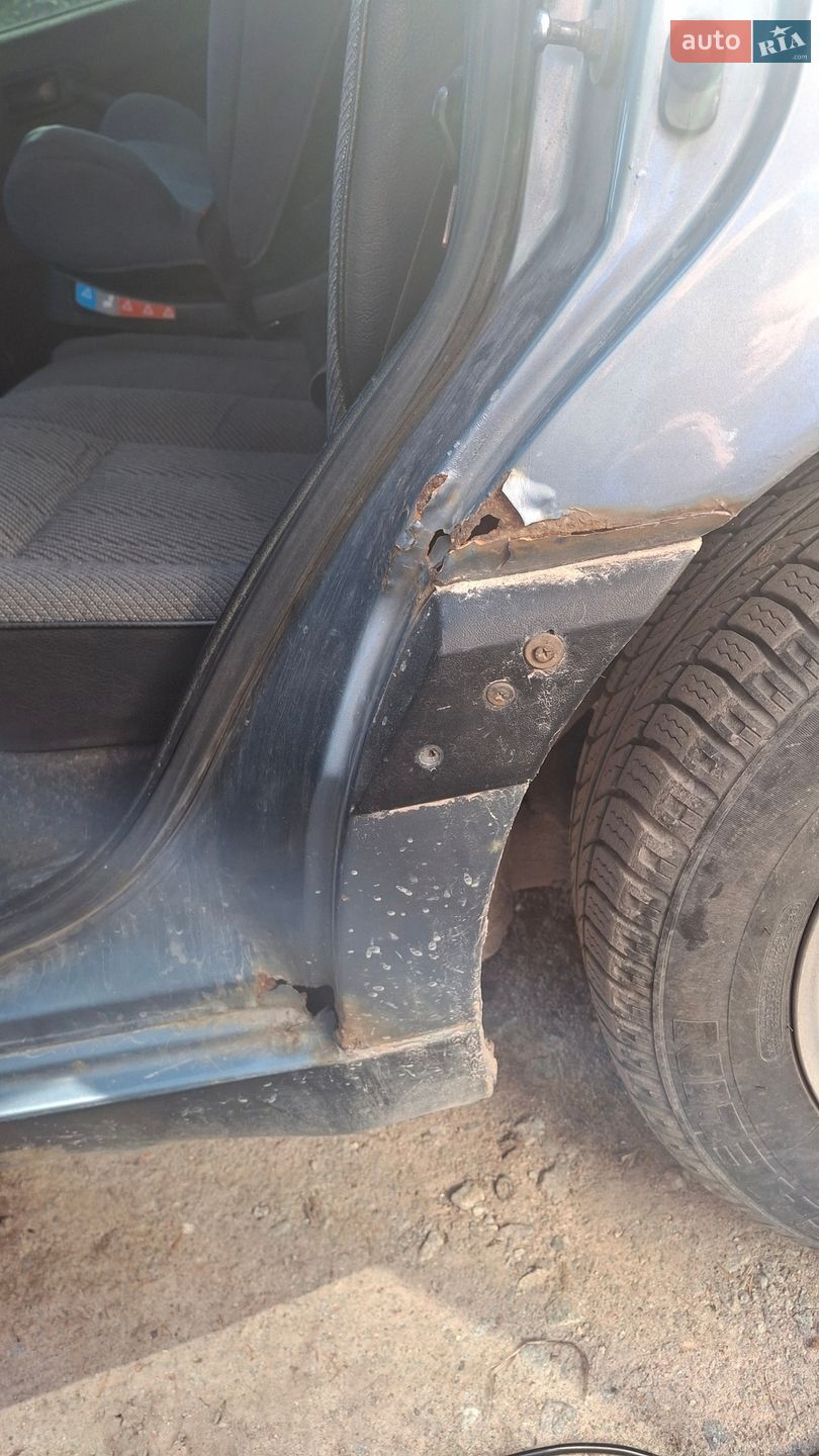 Volkswagen Passat 1990 VIN WVWZZZ31ZLB139513 фото оголошення 8 з 16