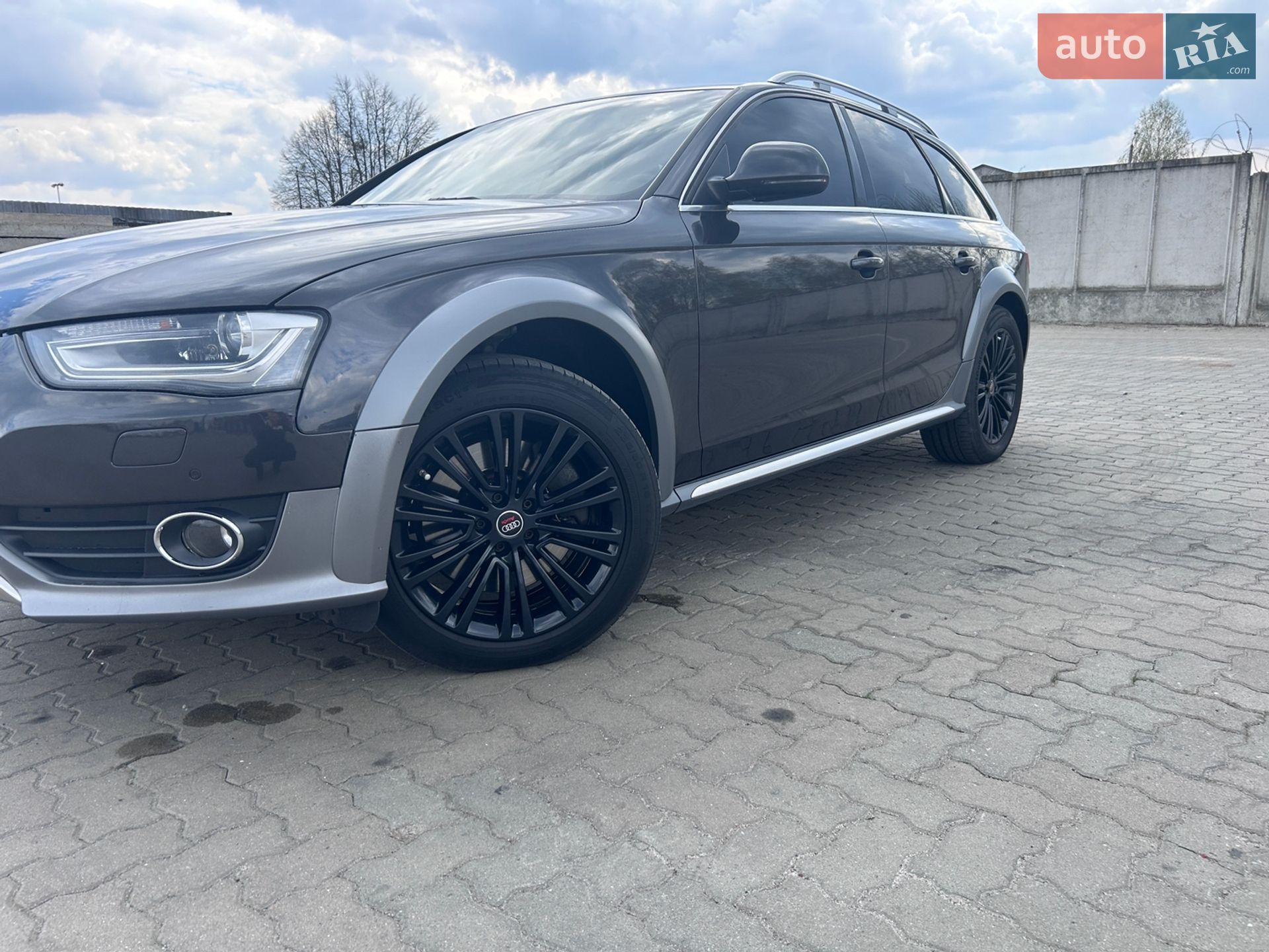 Audi A4 Allroad 2015 VIN WAUZZZ8K3GA013995 фото оголошення 3 з 49