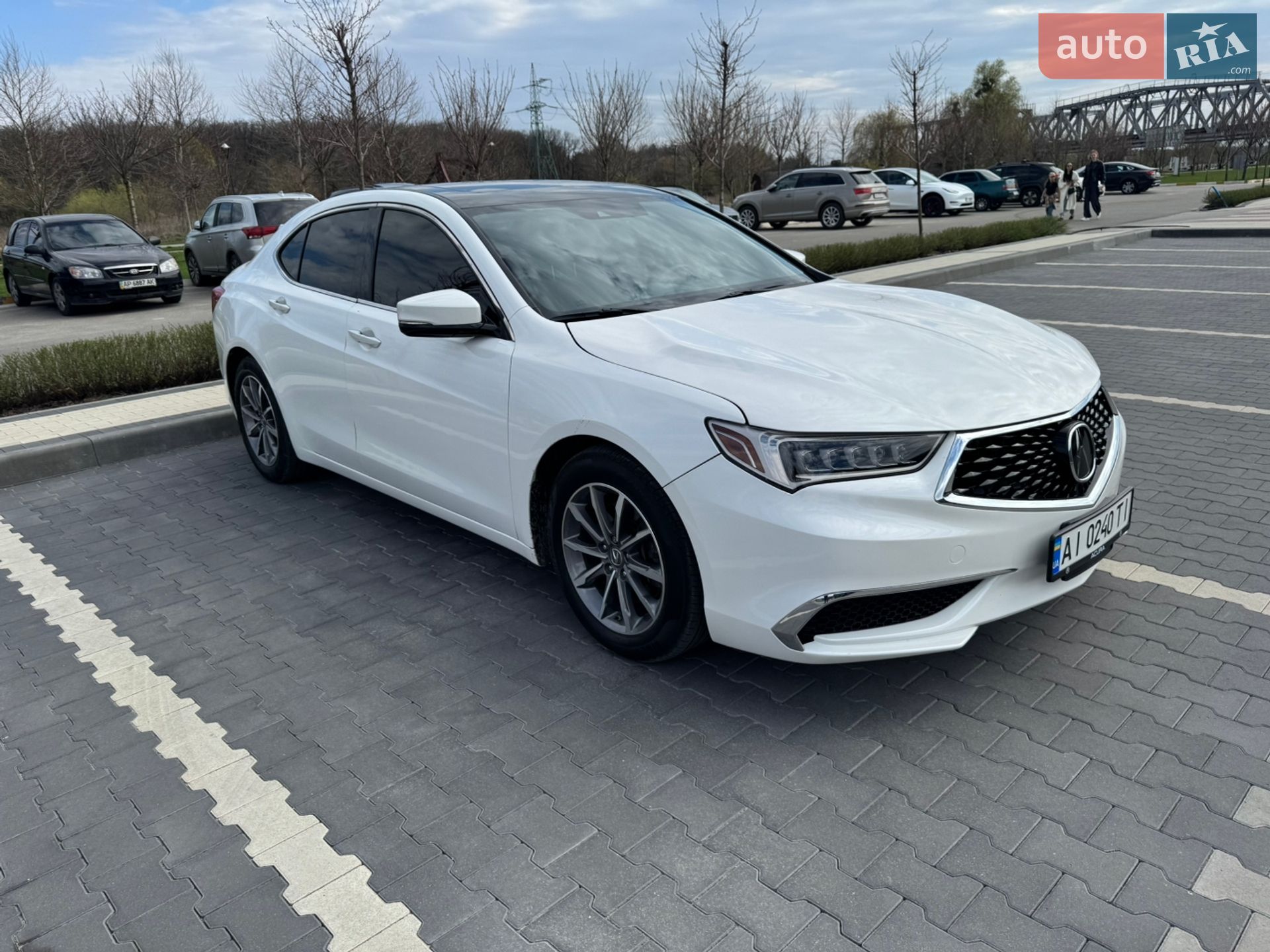 Acura TLX 2019 VIN 19UUB1F36LA002225 фото оголошення 4 з 17