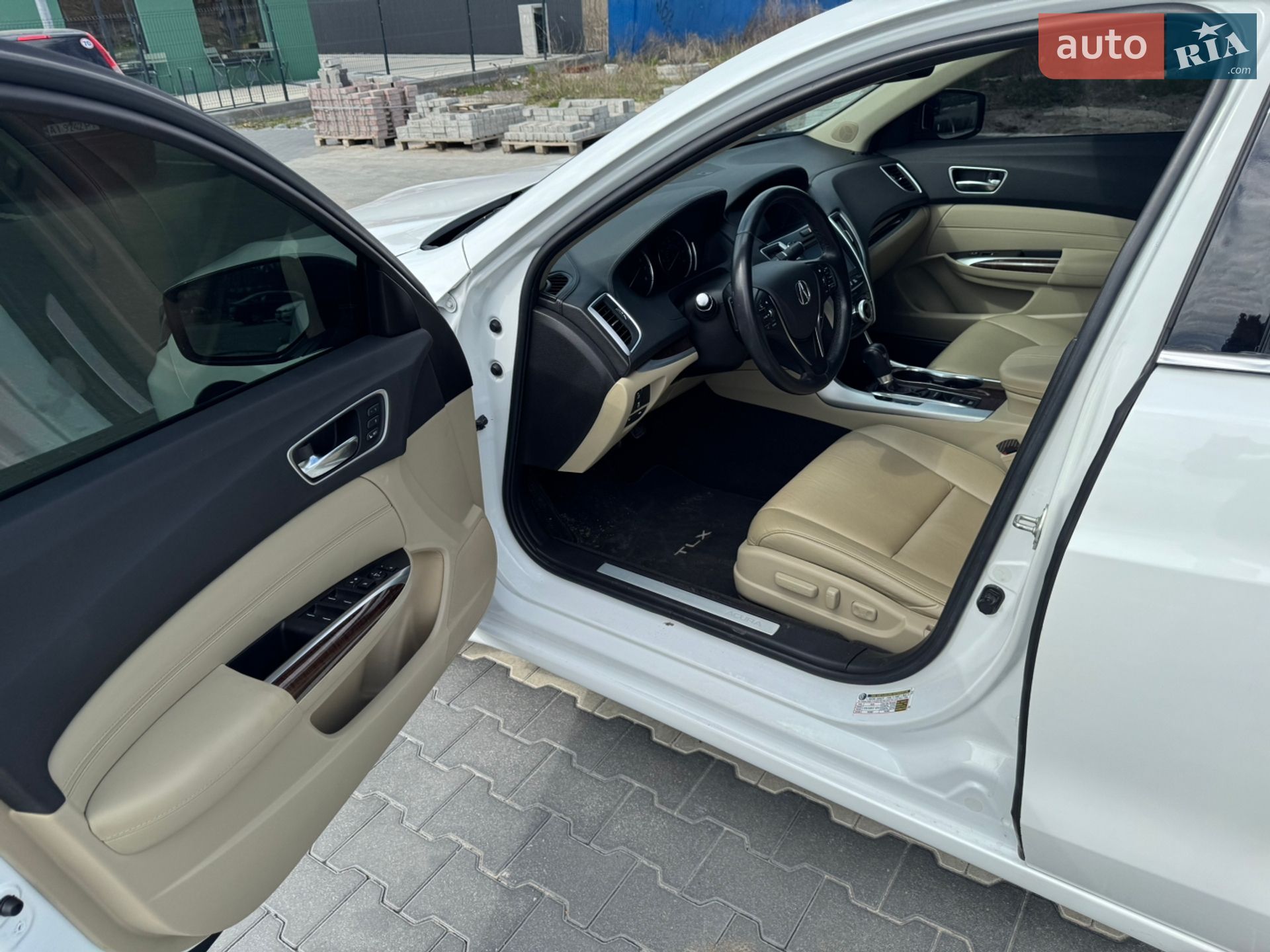 Acura TLX 2019 VIN 19UUB1F36LA002225 фото оголошення 8 з 17