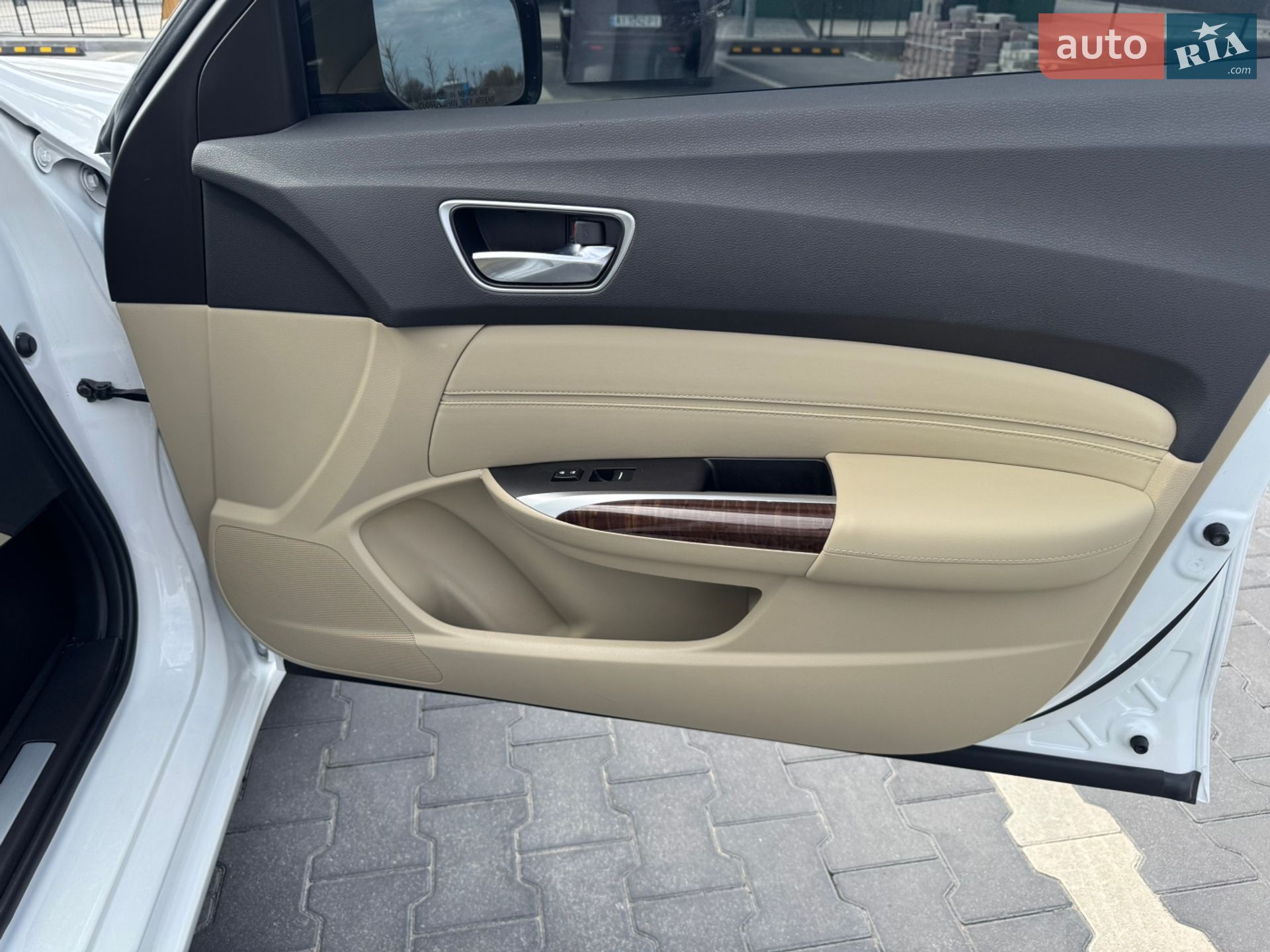Acura TLX 2019 VIN 19UUB1F36LA002225 фото оголошення 10 з 17