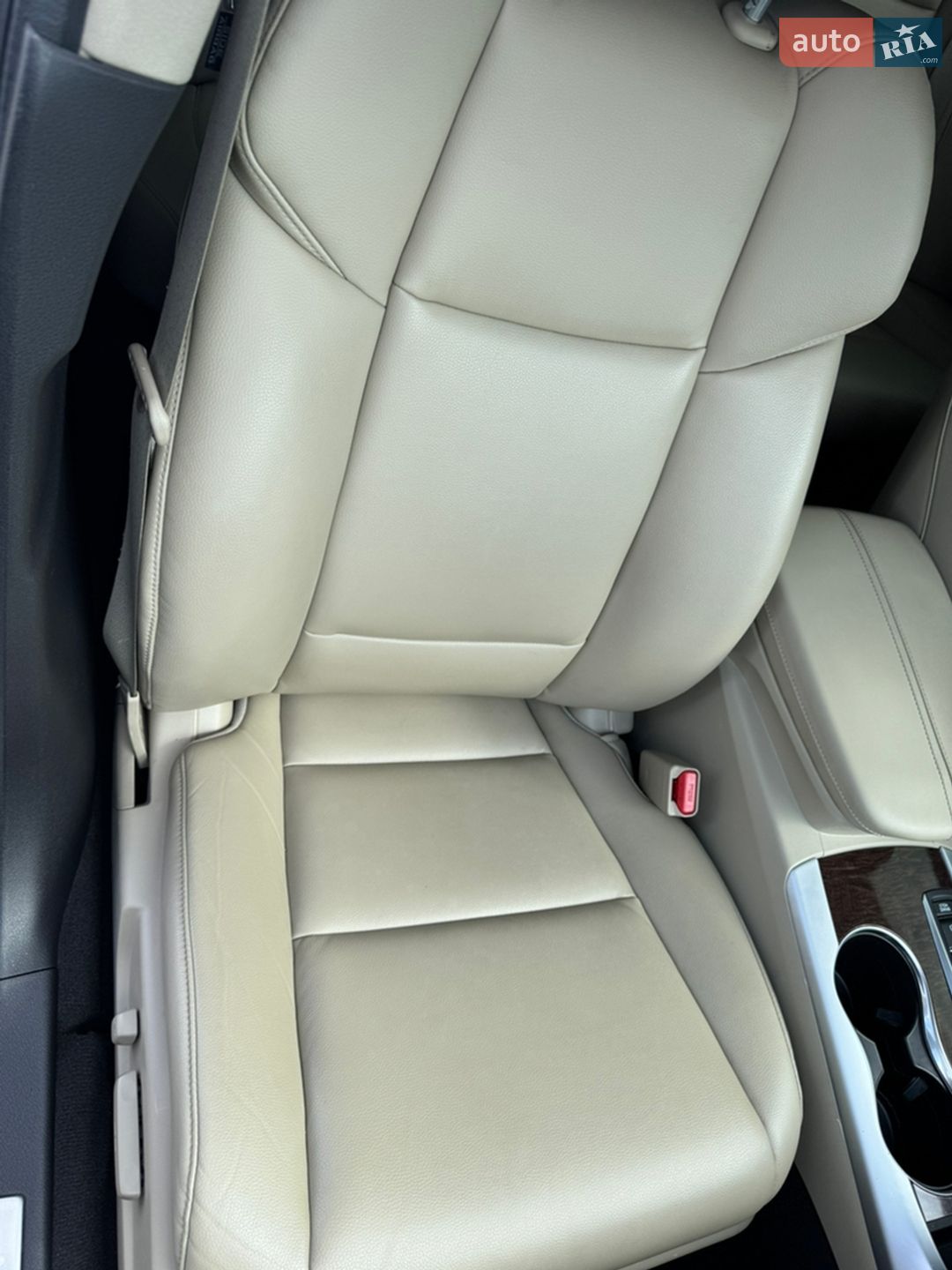 Acura TLX 2019 VIN 19UUB1F36LA002225 фото оголошення 11 з 17