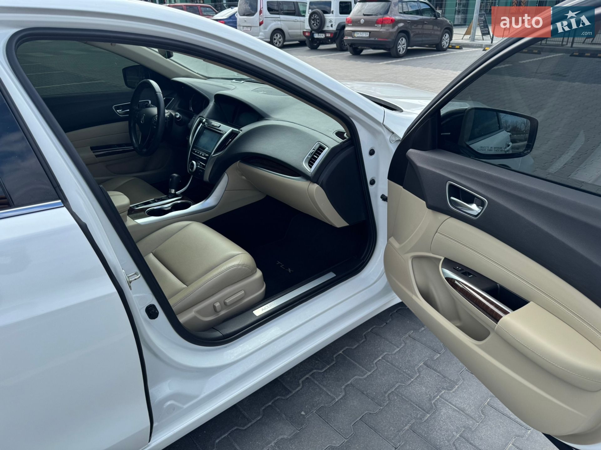 Acura TLX 2019 VIN 19UUB1F36LA002225 фото оголошення 12 з 17