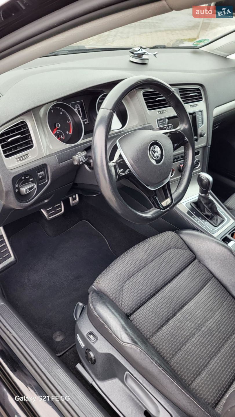 Volkswagen Golf 2015 VIN WVWZZZAUZFP631294 фото оголошення 25 з 45