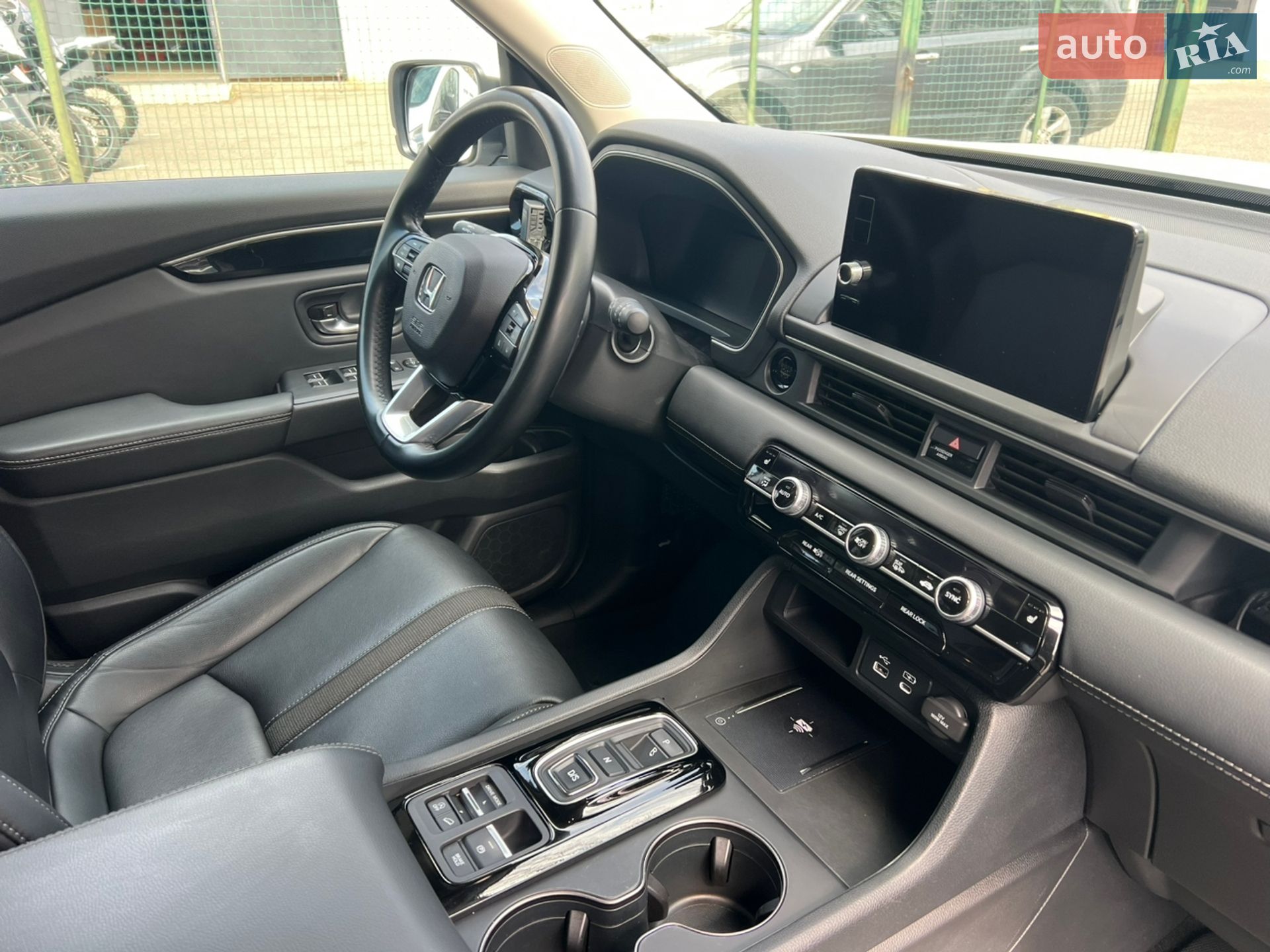 Honda Pilot 2023 VIN 5FNYG1H49PB003700 фото оголошення 15 з 43