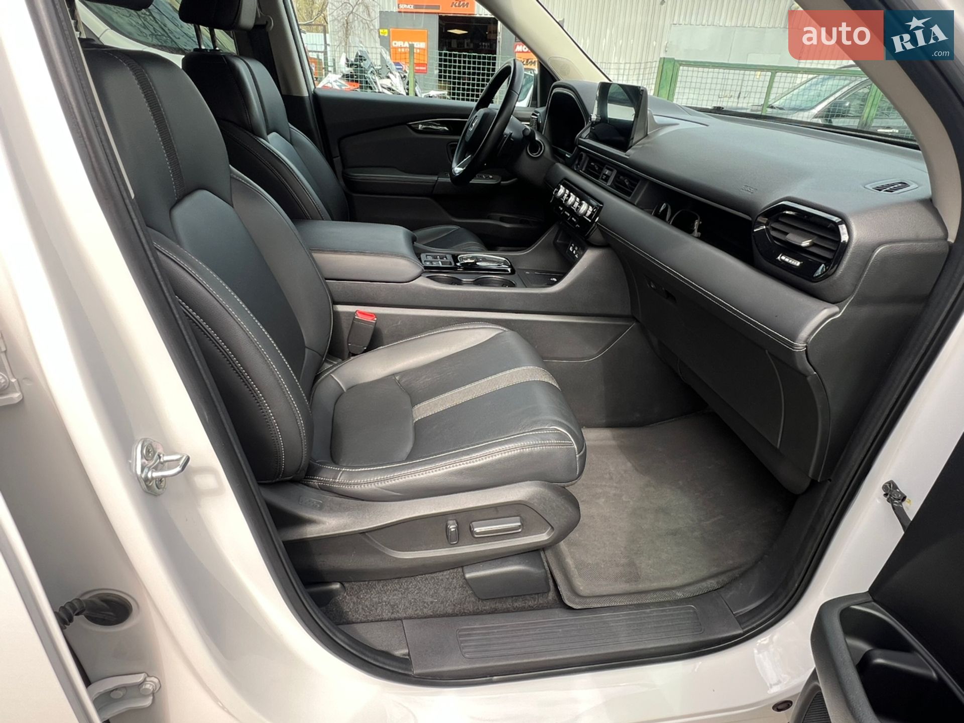 Honda Pilot 2023 VIN 5FNYG1H49PB003700 фото оголошення 17 з 43