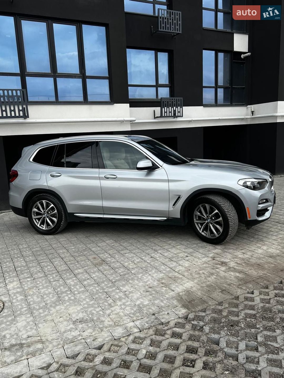 BMW X3 2019 VIN 5UXTR7C51KLR50578 фото оголошення 12 з 39