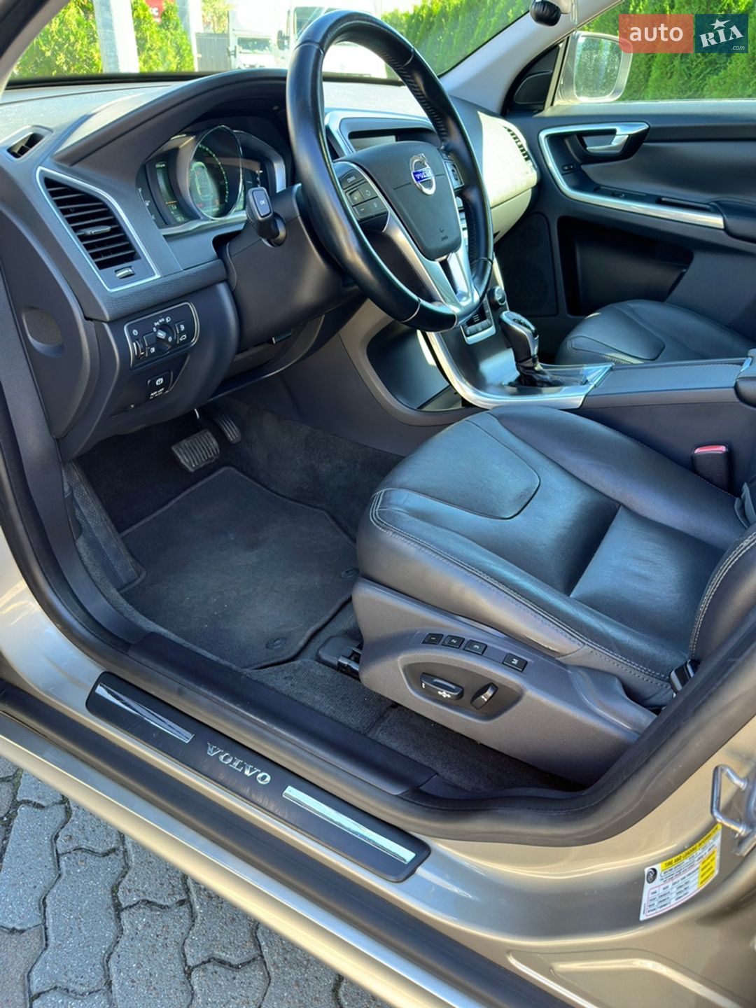 Volvo XC60 2014 VIN YV440MDCXF2620474 фото оголошення 23 з 29