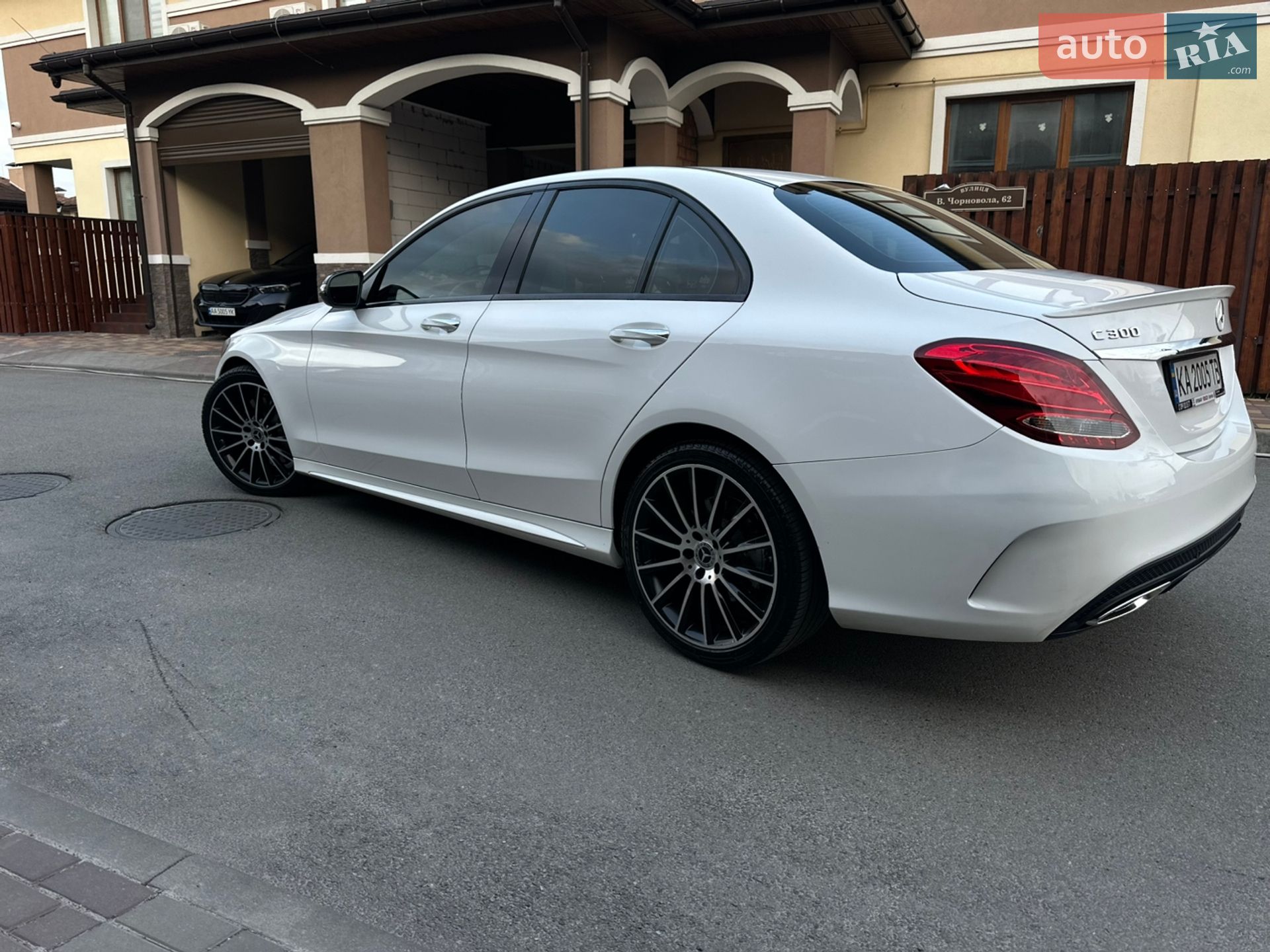 Mercedes-Benz C-Class 2018 VIN 55SWF4JB0JU265017 фото оголошення 12 з 45