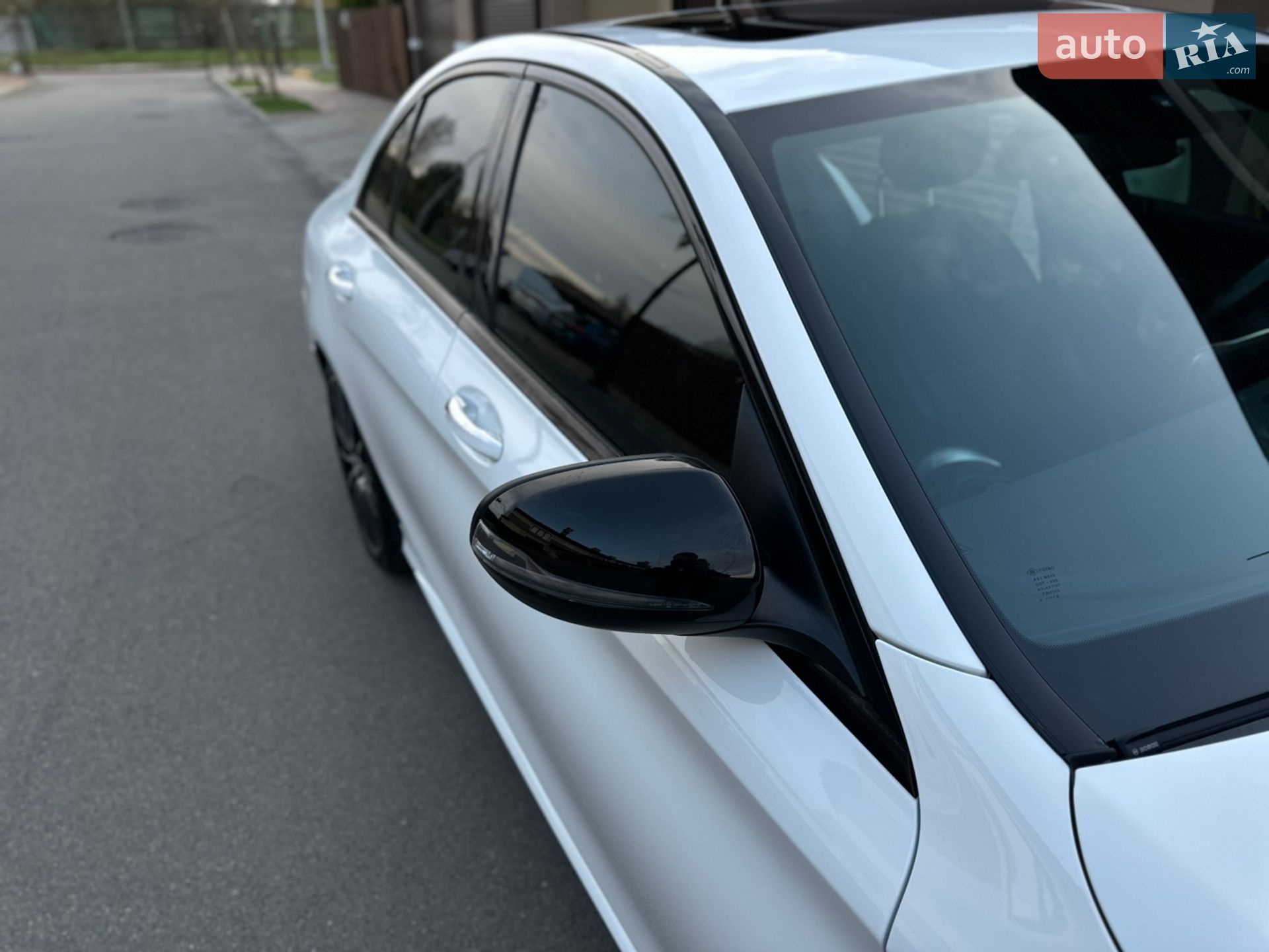 Mercedes-Benz C-Class 2018 VIN 55SWF4JB0JU265017 фото оголошення 23 з 45