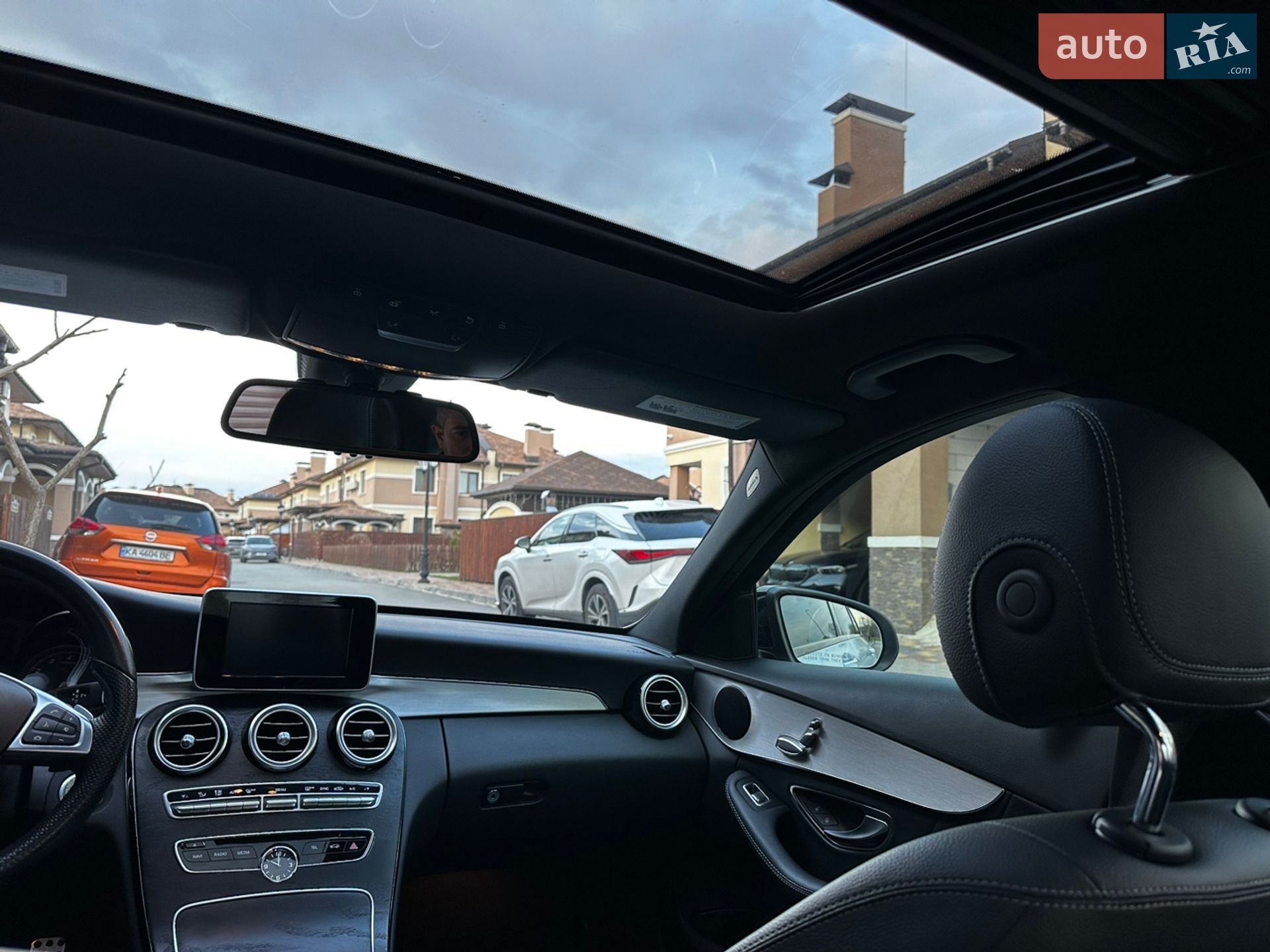 Mercedes-Benz C-Class 2018 VIN 55SWF4JB0JU265017 фото оголошення 28 з 45