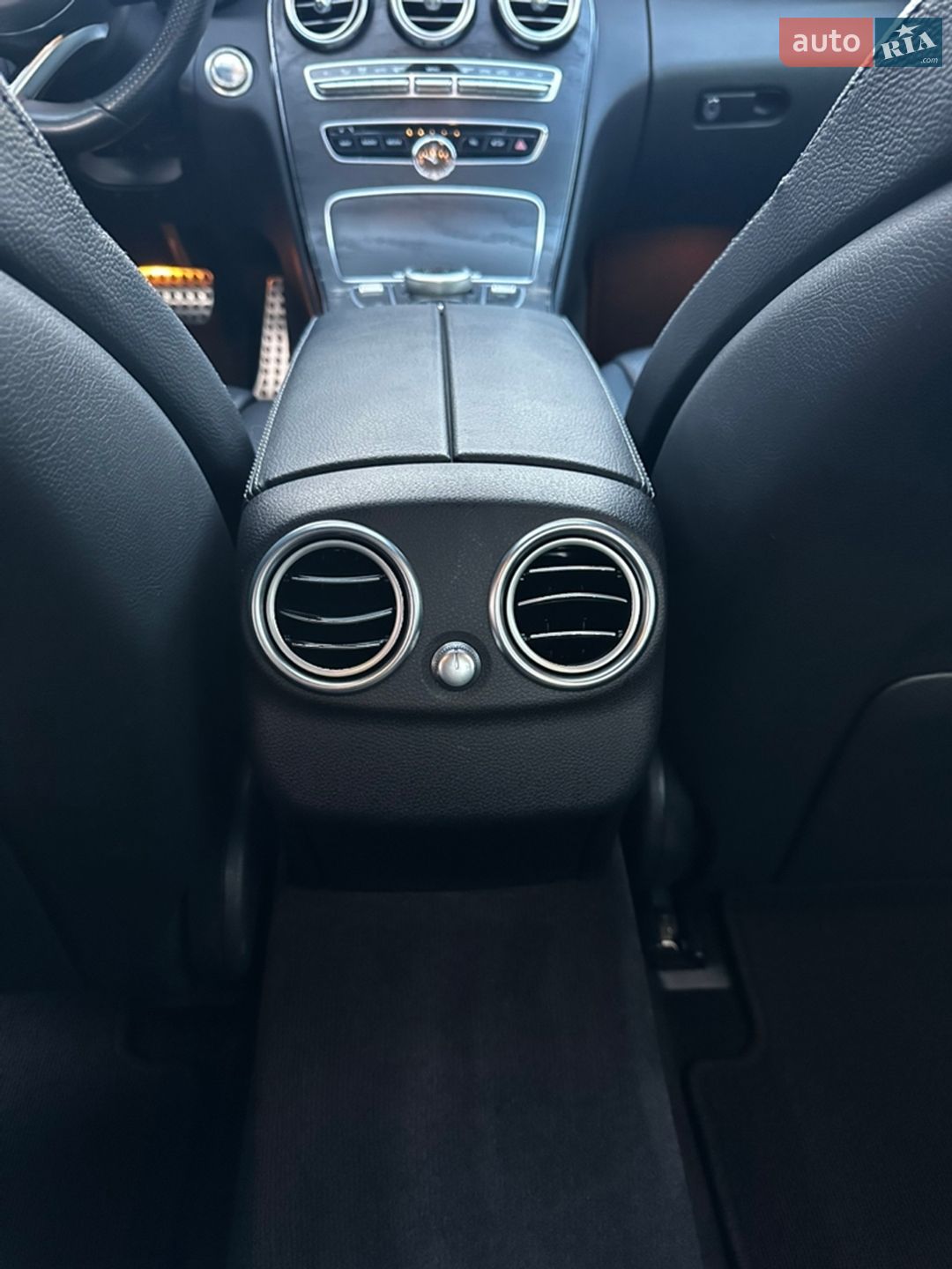 Mercedes-Benz C-Class 2018 VIN 55SWF4JB0JU265017 фото оголошення 29 з 45