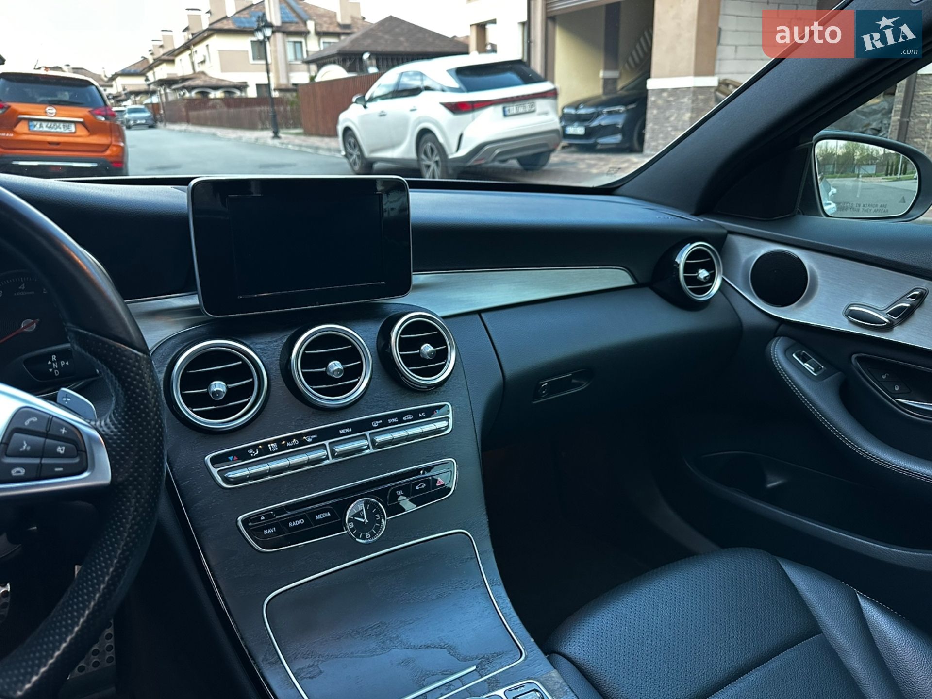 Mercedes-Benz C-Class 2018 VIN 55SWF4JB0JU265017 фото оголошення 33 з 45