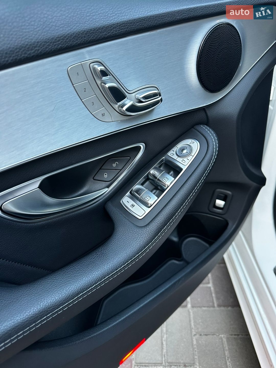 Mercedes-Benz C-Class 2018 VIN 55SWF4JB0JU265017 фото оголошення 38 з 45