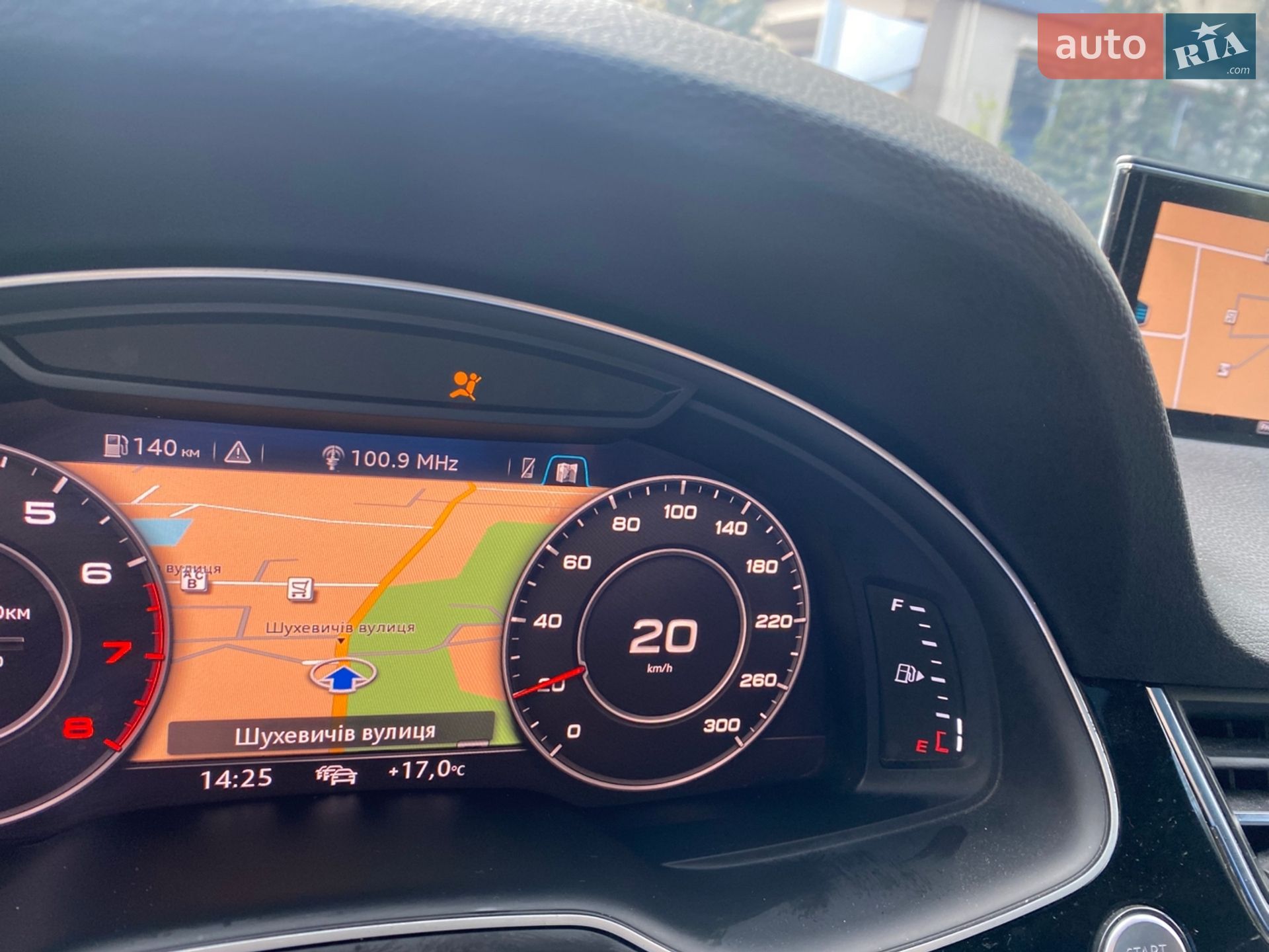 Audi Q7 2019 VIN WA1VAAF73KD028202 фото оголошення 13 з 18