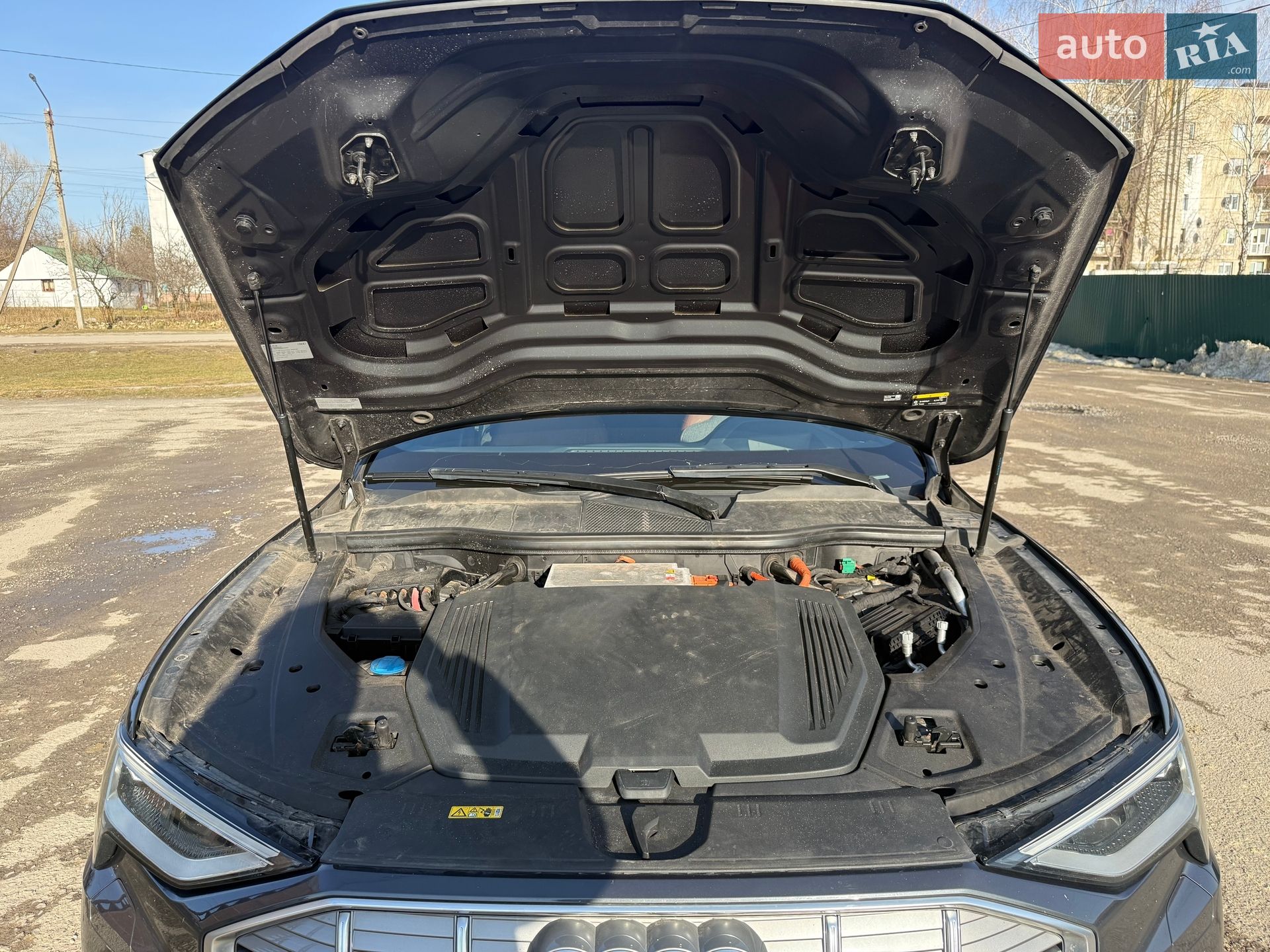 Audi e-tron 2019 VIN WA1VABGE9KB022211 фото оголошення 21 з 32