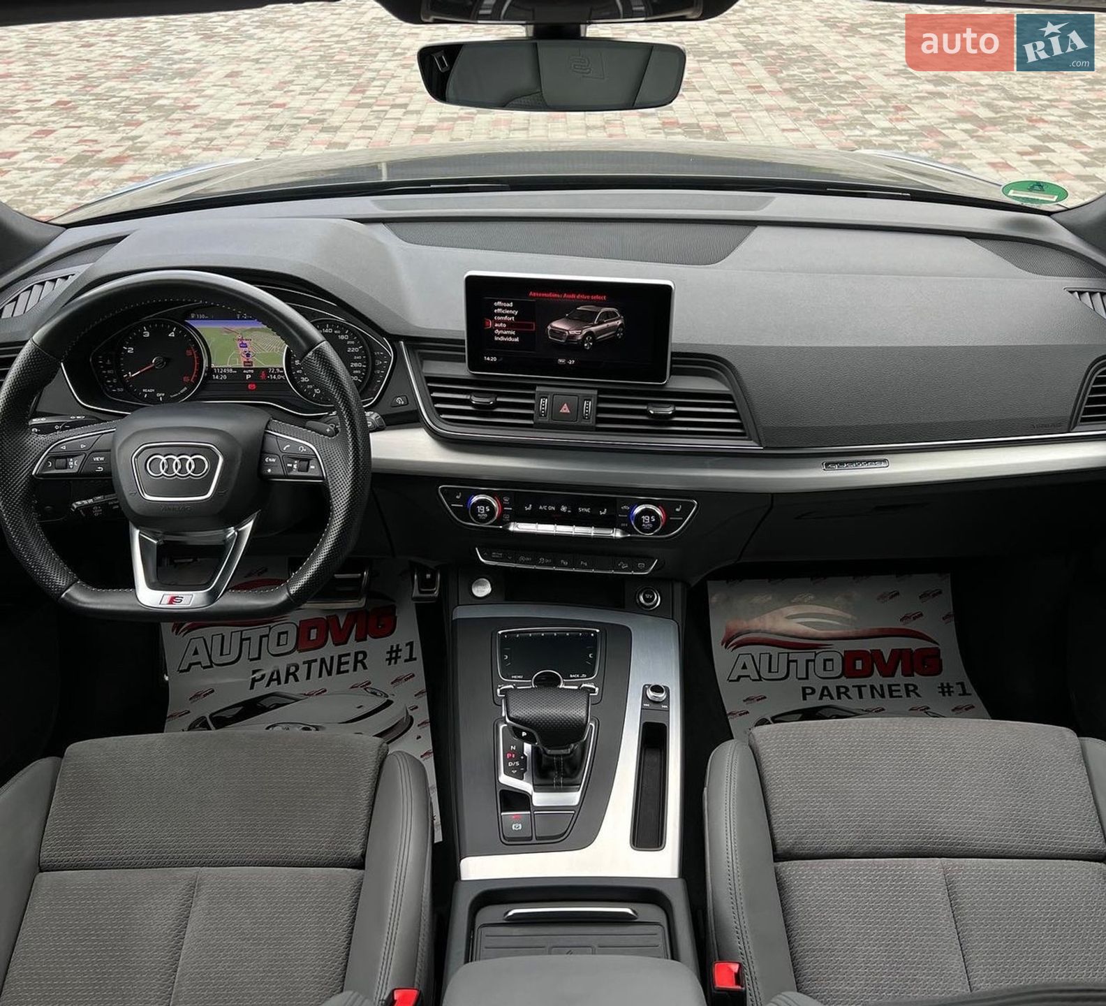 Audi Q5 2018 VIN WAUZZZFY2K2012086 фото оголошення 22 з 32