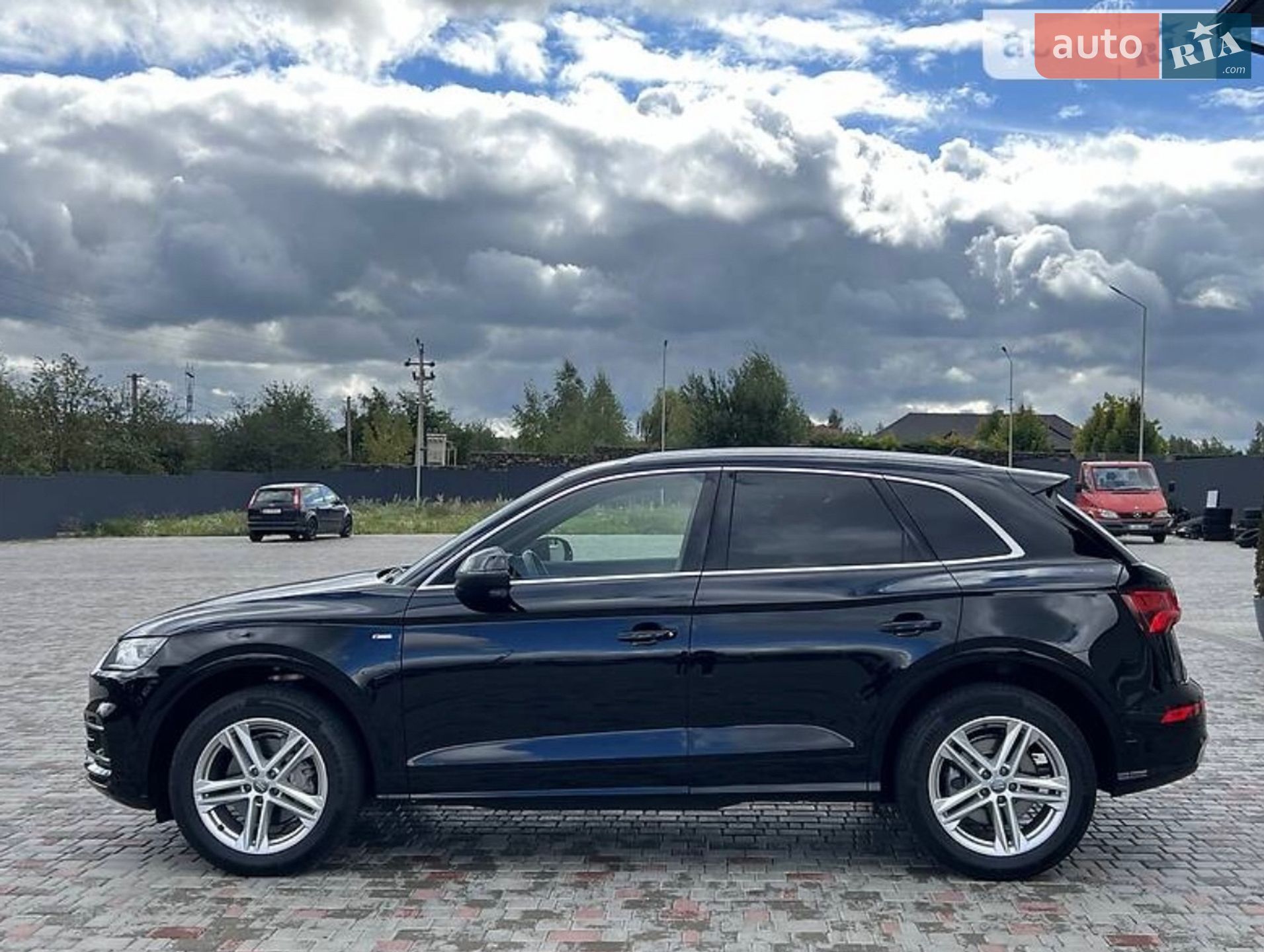 Audi Q5 2018 VIN WAUZZZFY2K2012086 фото оголошення 6 з 32