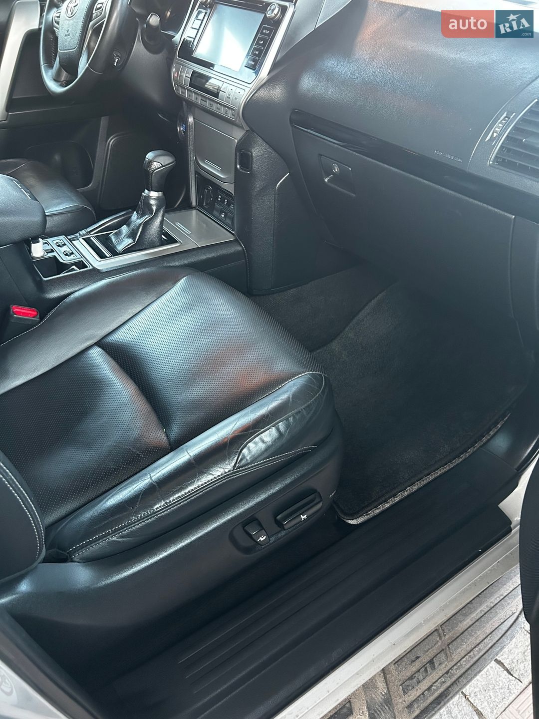 Toyota Land Cruiser Prado 2018 VIN JTEBR3FJ70K112858 фото оголошення 25 з 32