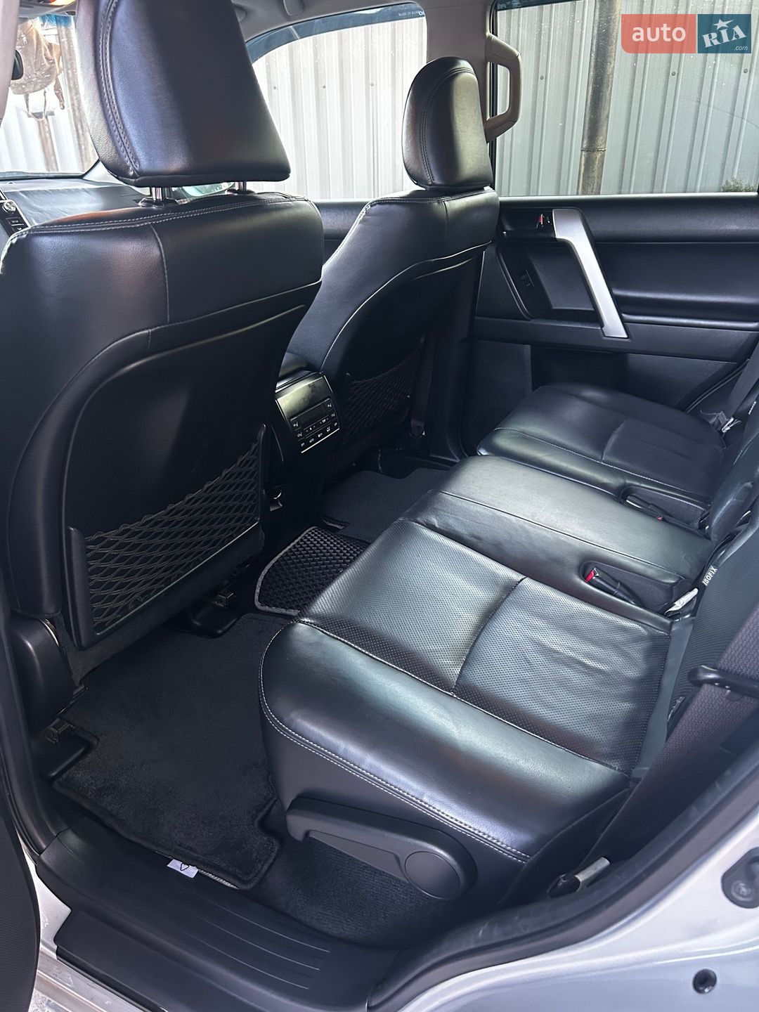 Toyota Land Cruiser Prado 2018 VIN JTEBR3FJ70K112858 фото оголошення 28 з 32