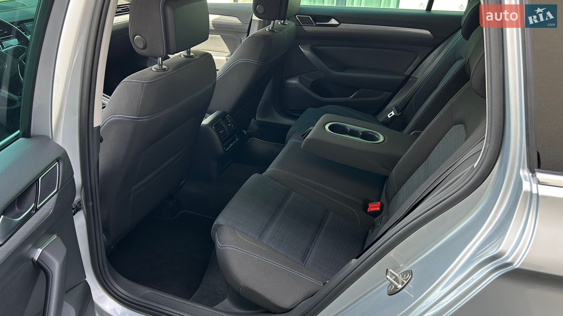 Volkswagen Passat 2022 VIN WVWZZZ3CZNE035072 фото оголошення 18 з 94
