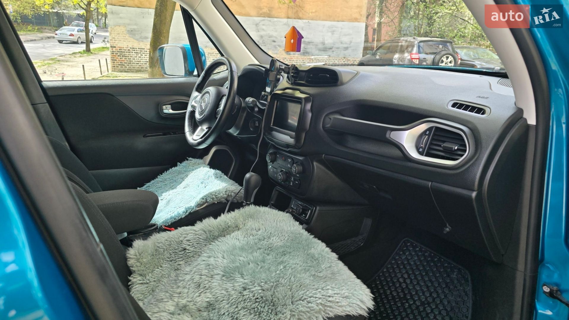 Jeep Renegade 2021 VIN ZACNJCBB0MPN22823 фото оголошення 3 з 10