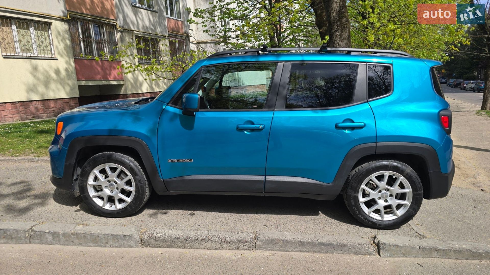 Jeep Renegade 2021 VIN ZACNJCBB0MPN22823 фото оголошення 2 з 10