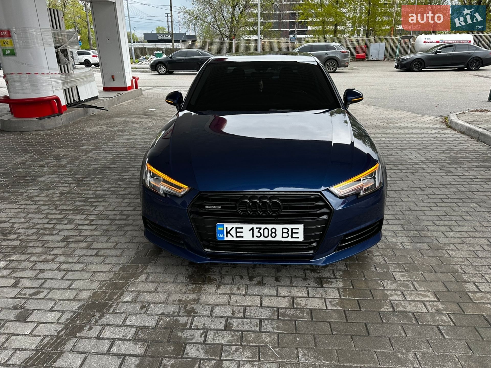 Audi A4 2016 VIN WAUANAF45HN055867 фото оголошення 4 з 23