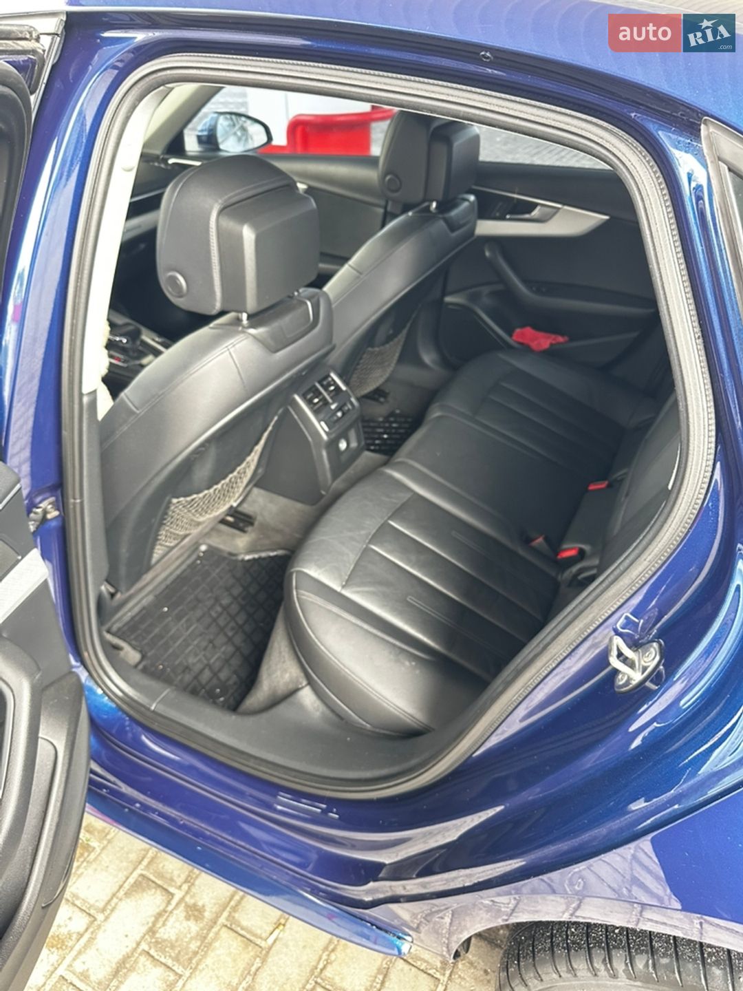 Audi A4 2016 VIN WAUANAF45HN055867 фото оголошення 16 з 23