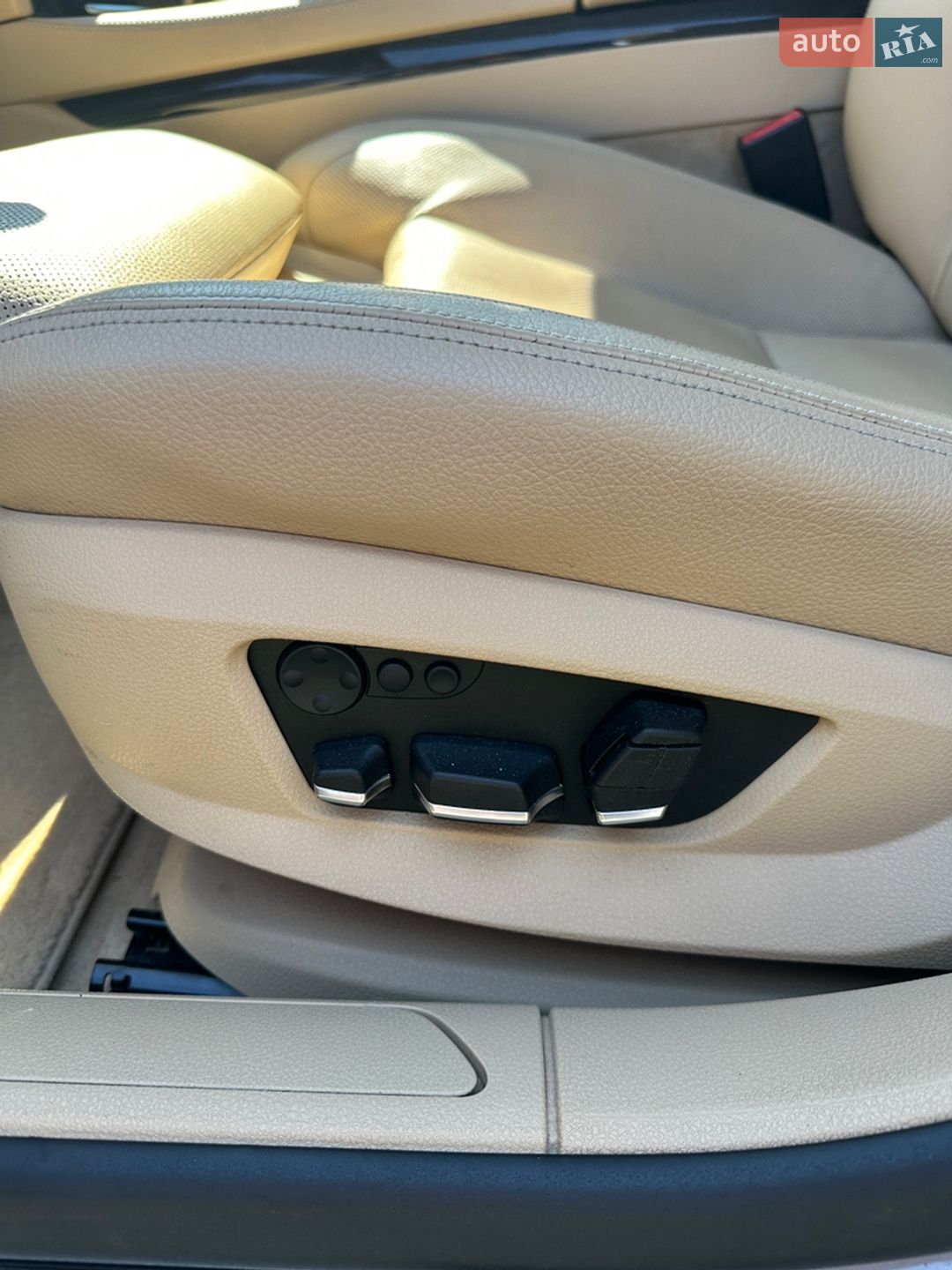 BMW 7 Series 2011 VIN WBAKC81060C573784 фото оголошення 17 з 46