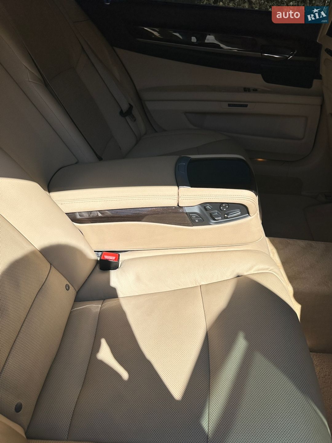 BMW 7 Series 2011 VIN WBAKC81060C573784 фото оголошення 40 з 46