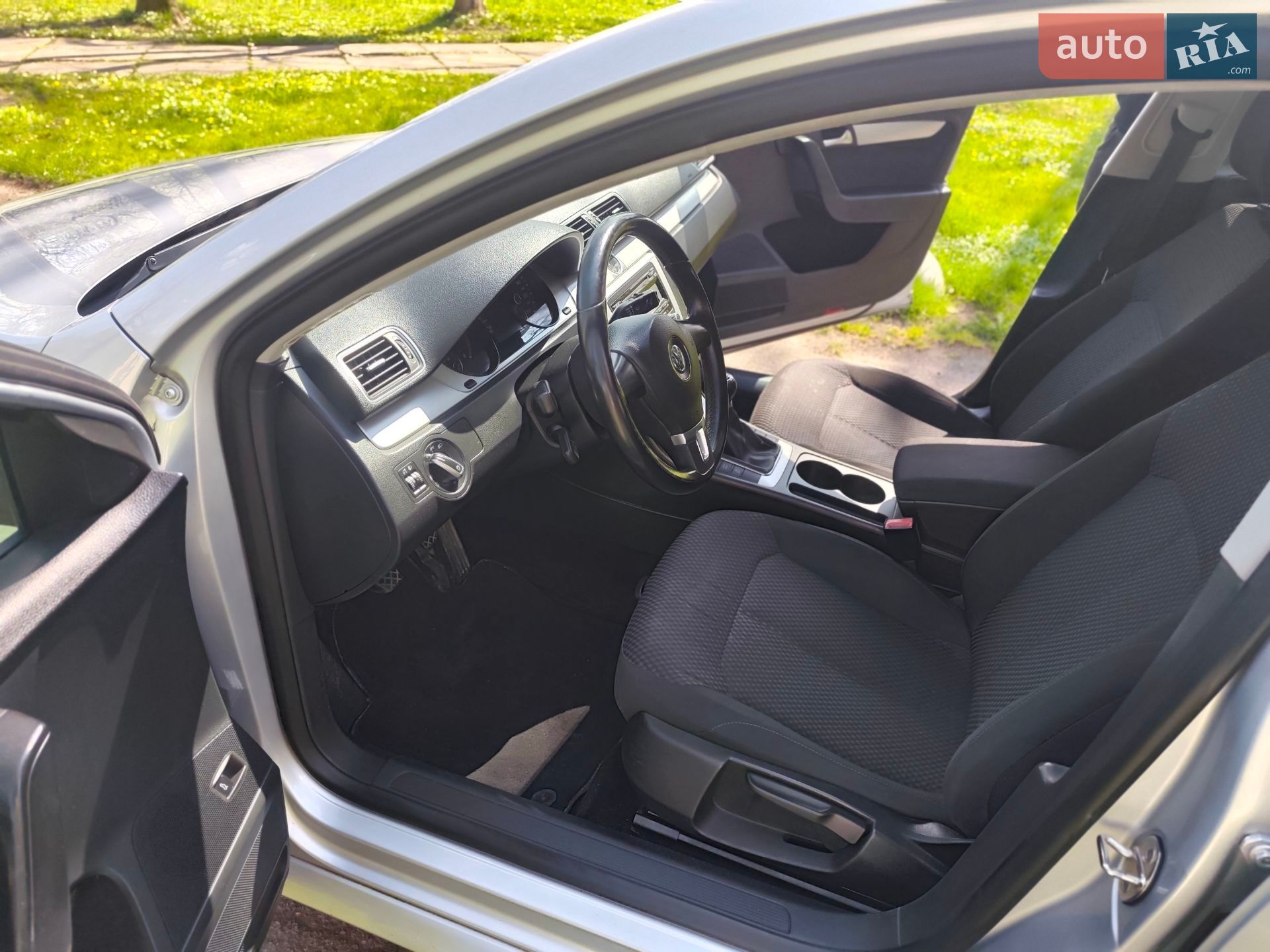 Volkswagen Passat 2011 VIN WVWZZZ3CZBP309921 фото оголошення 10 з 15