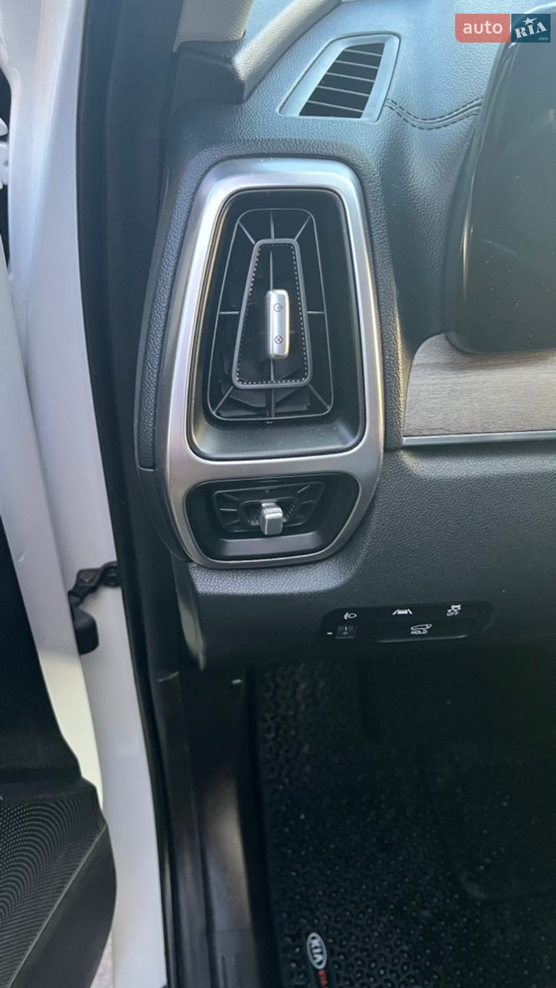 Kia Sorento 2021 VIN KNARL81BGMA091011 фото оголошення 15 з 37
