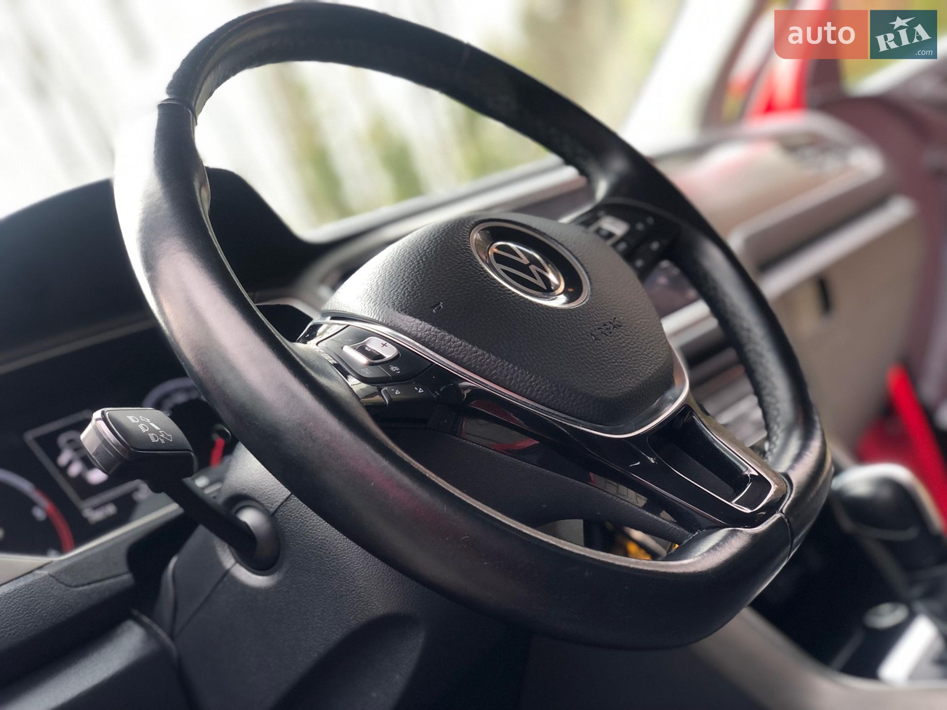 Volkswagen T-Roc 2020 VIN WVGZZZA1ZMV027043 фото оголошення 40 з 79