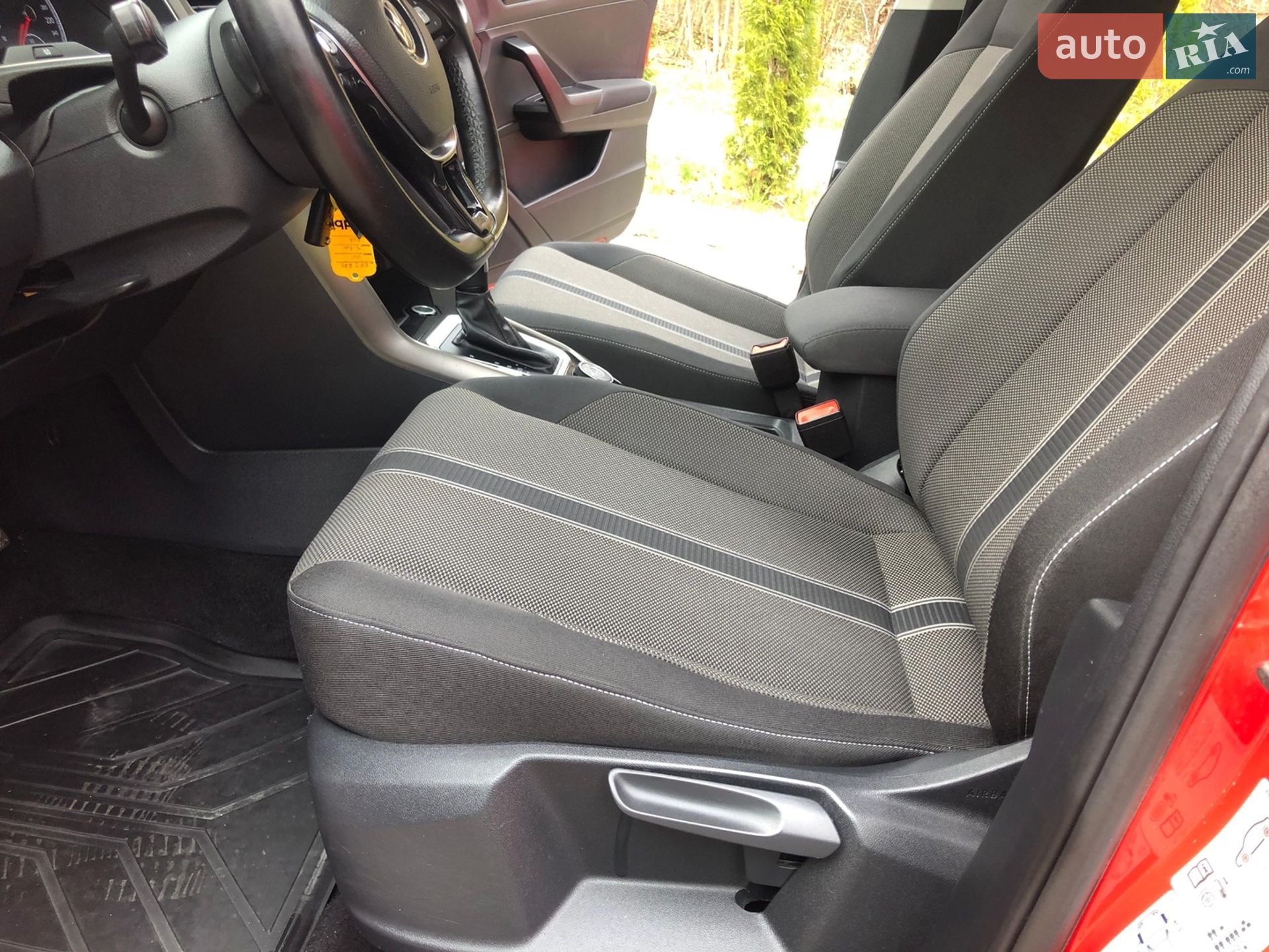 Volkswagen T-Roc 2020 VIN WVGZZZA1ZMV027043 фото оголошення 53 з 79