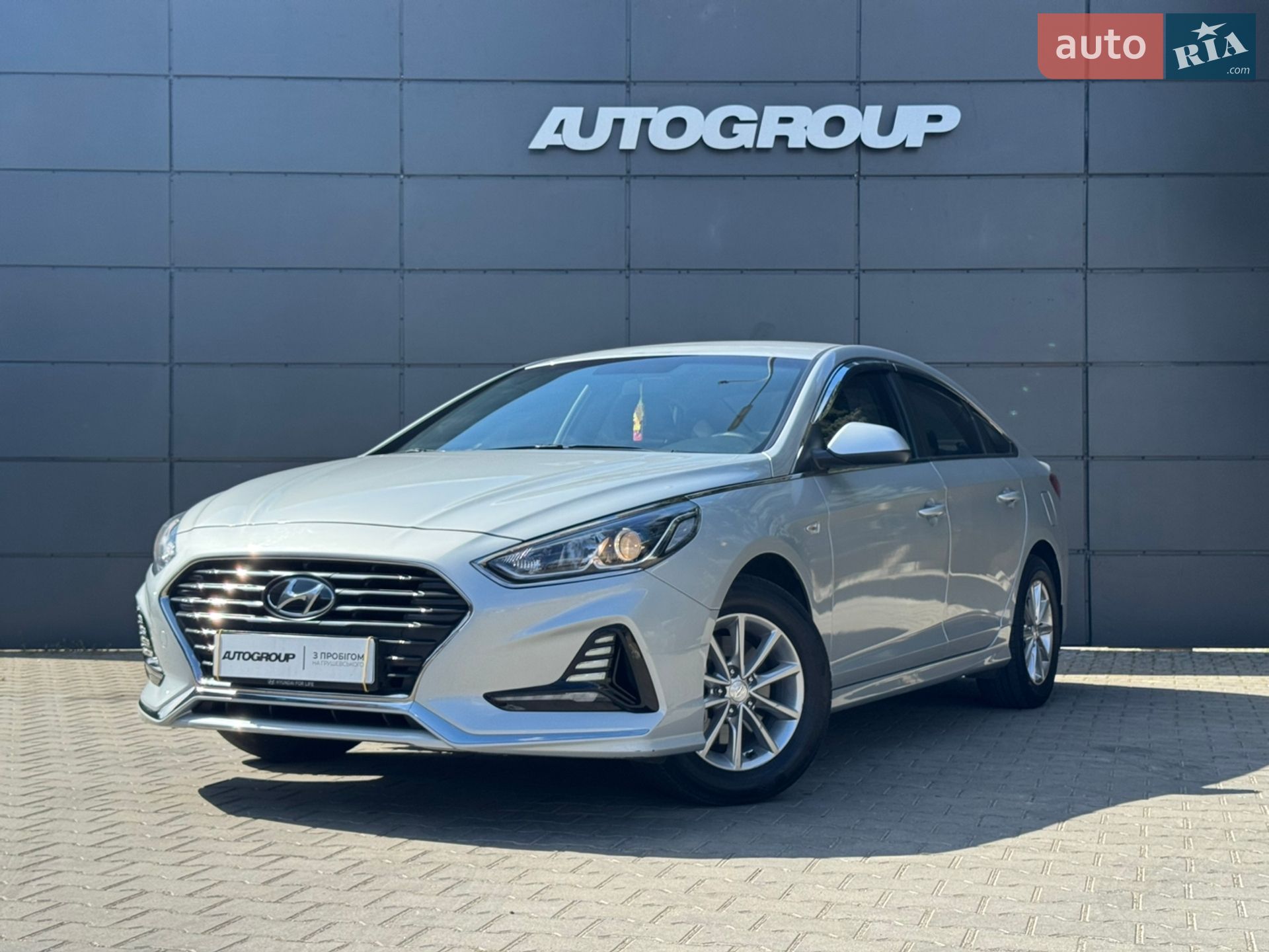 Hyundai Sonata 2018 VIN KMHE341DBKA507827 фото оголошення 2 з 23