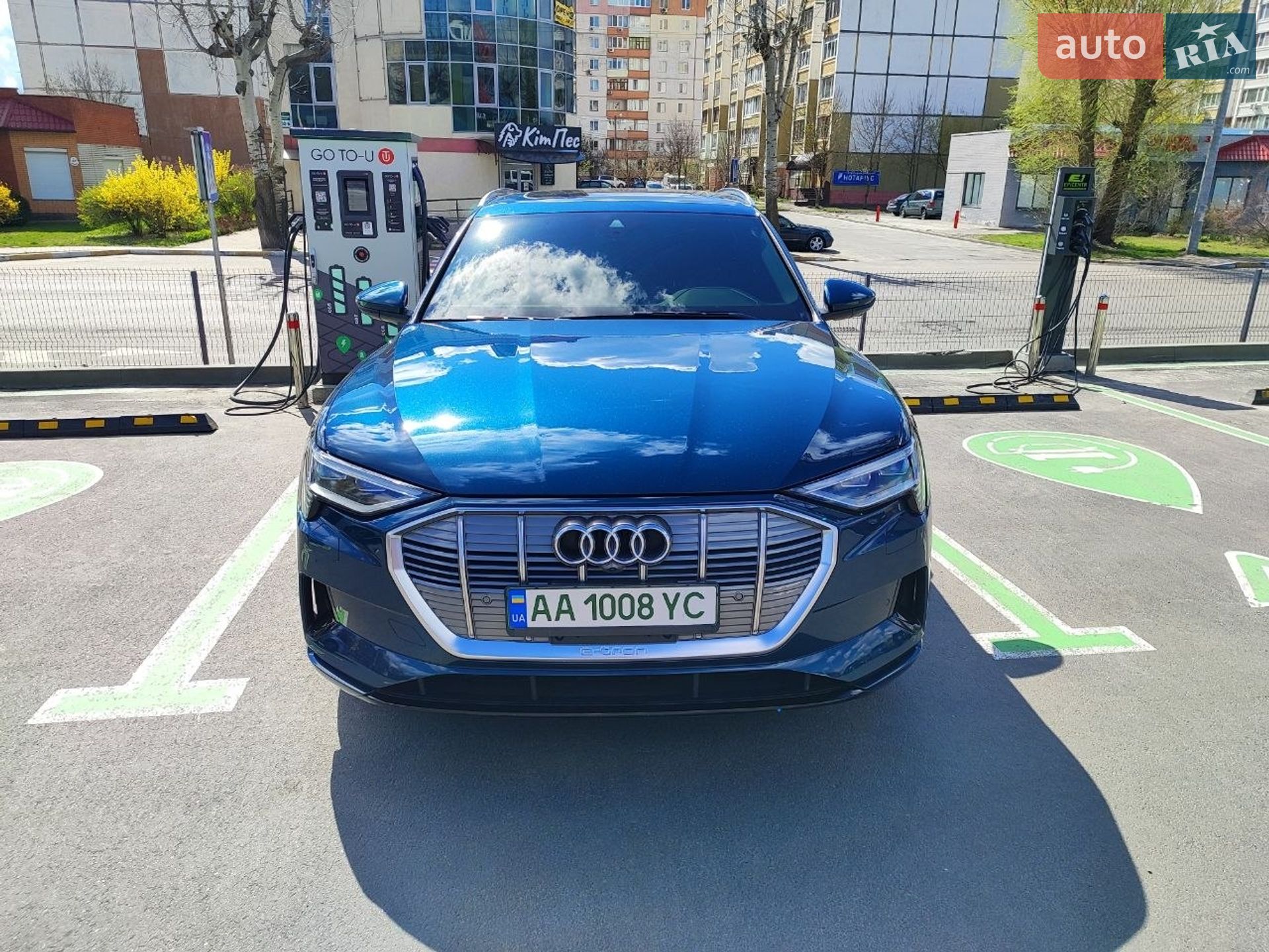Audi e-tron 2019 VIN WA1LAAGE8KB020550 фото оголошення 6 з 51