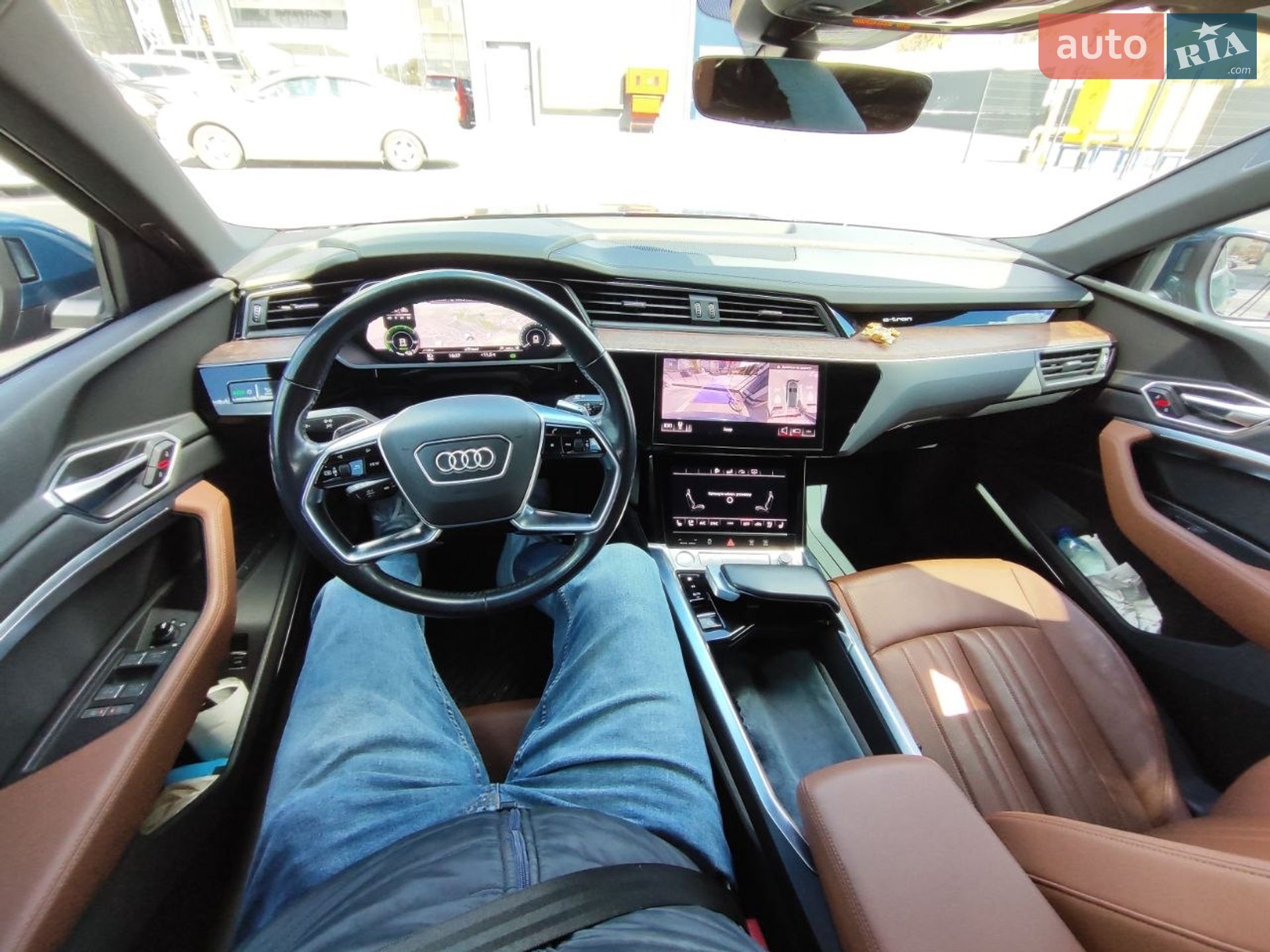 Audi e-tron 2019 VIN WA1LAAGE8KB020550 фото оголошення 21 з 51