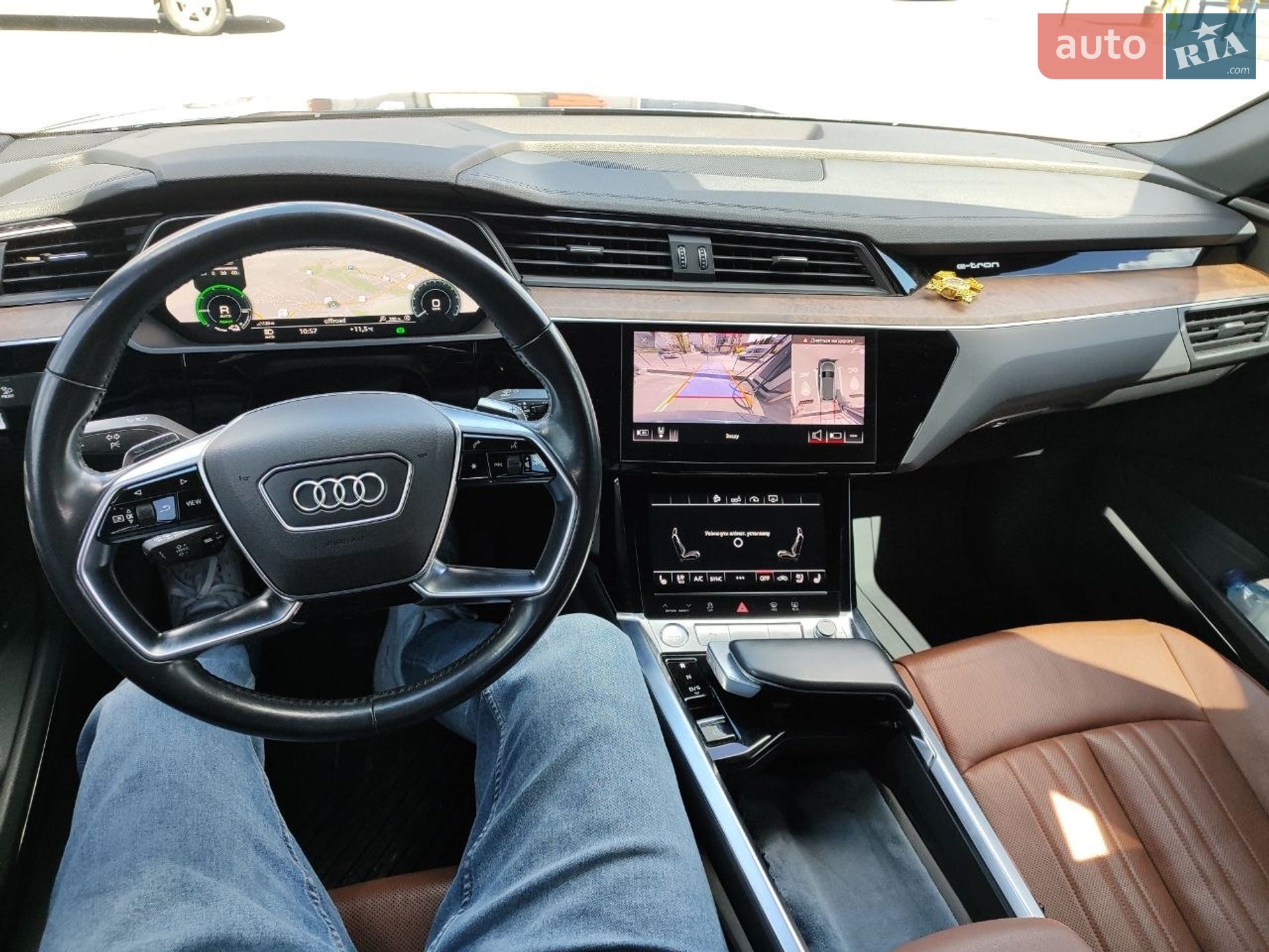 Audi e-tron 2019 VIN WA1LAAGE8KB020550 фото оголошення 23 з 51