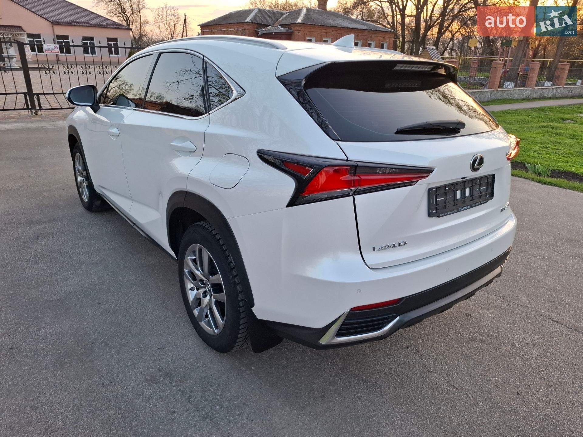 Lexus NX 2019 VIN JTJBERBZ802049491 фото оголошення 4 з 20