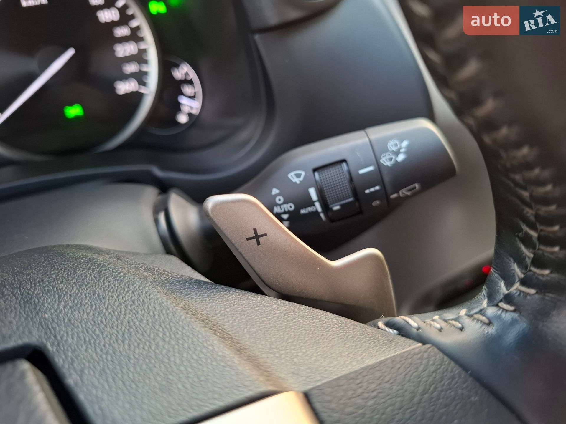 Lexus NX 2019 VIN JTJBERBZ802049491 фото оголошення 14 з 20