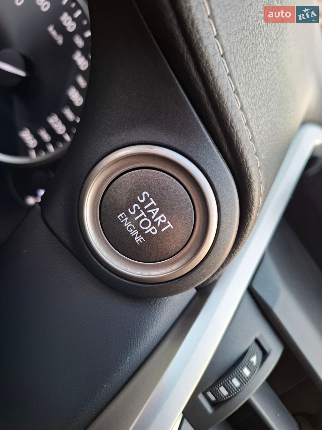Lexus NX 2019 VIN JTJBERBZ802049491 фото оголошення 15 з 20